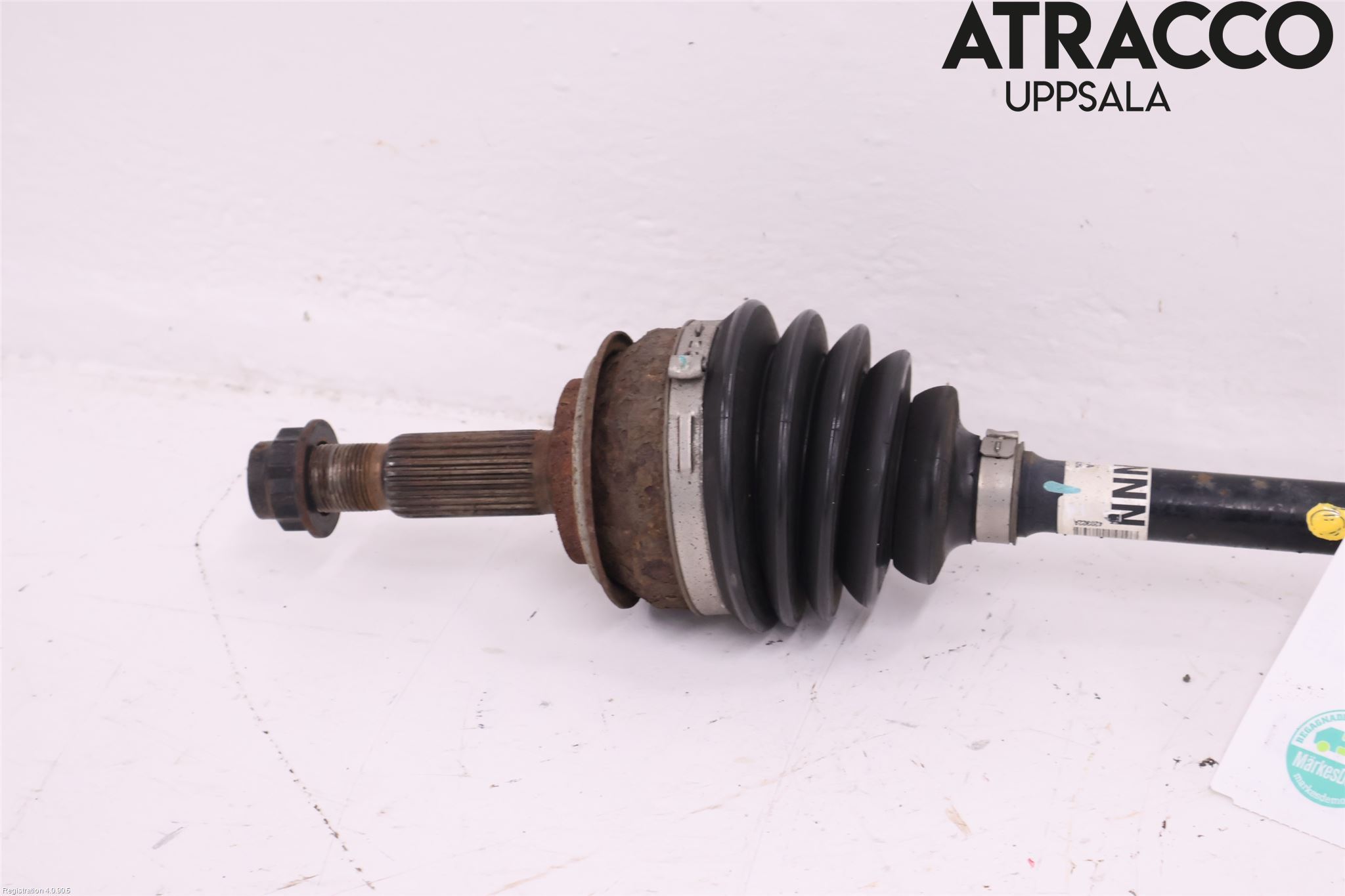 Toyota YARIS XP130 12-14 Drivaksel Foran Kompl Venstre