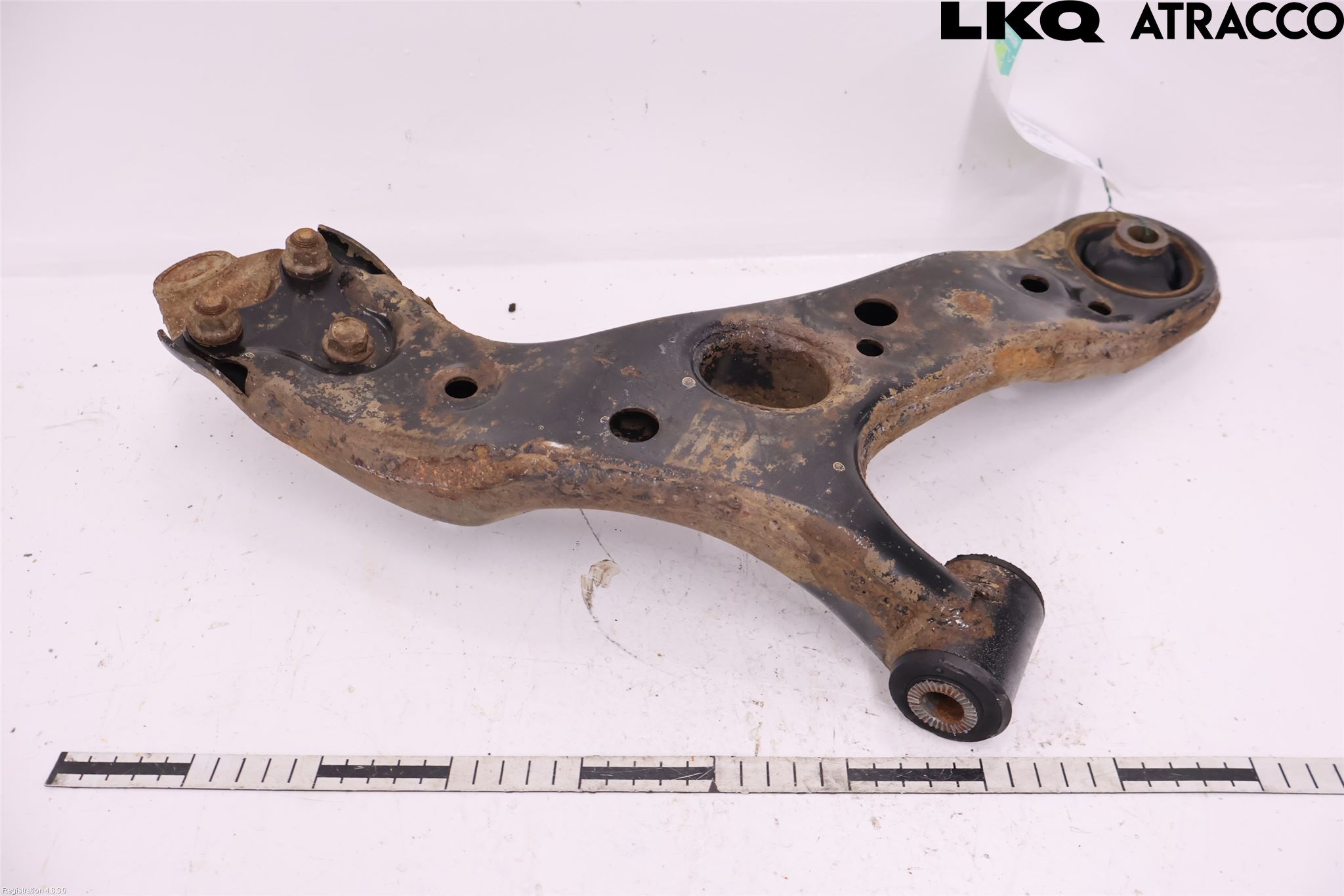 Toyota AURIS 13-19 Bærearm Foran Venstre Nedre