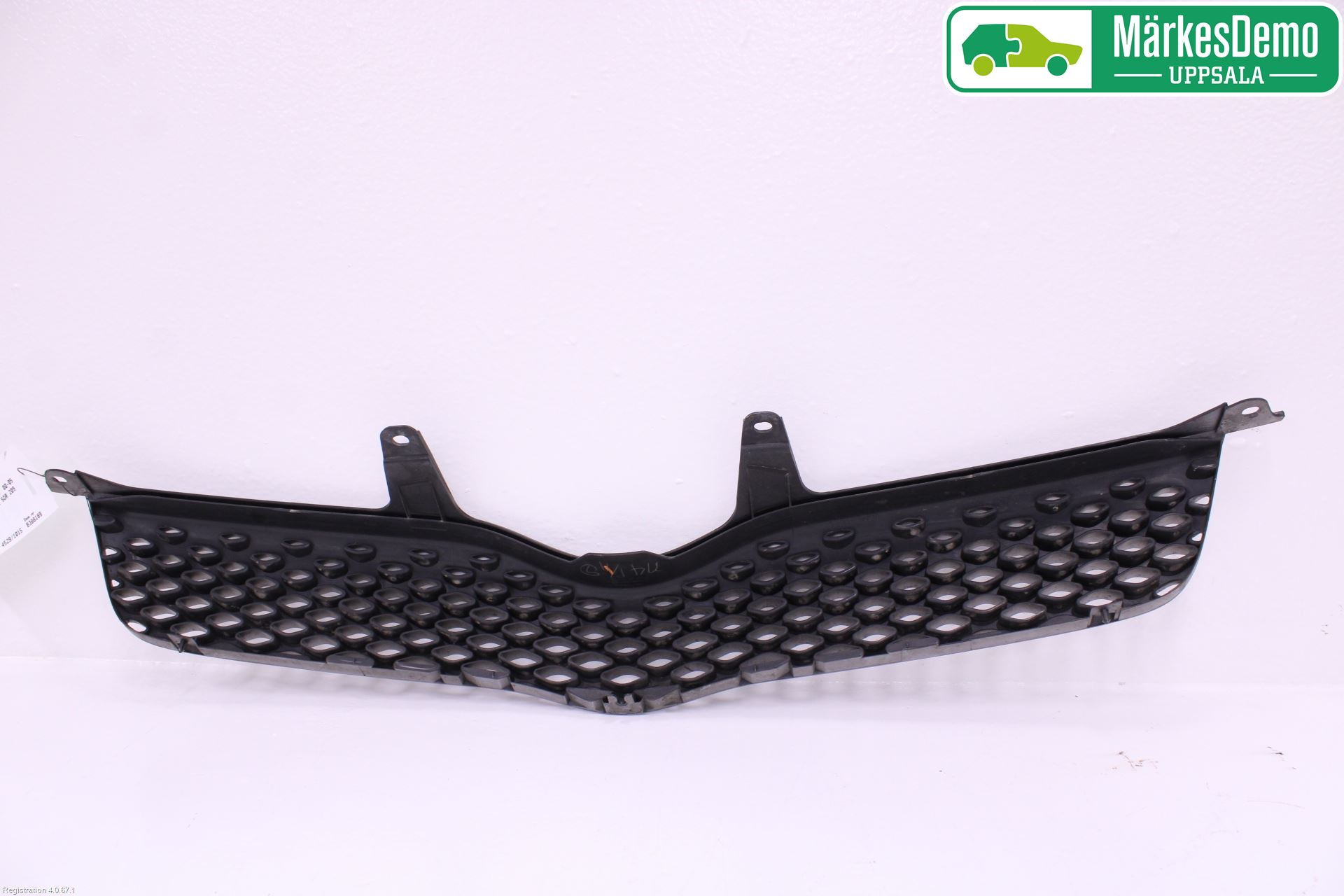 Toyota YARIS VERSO P1 00-05 Grill Komplett