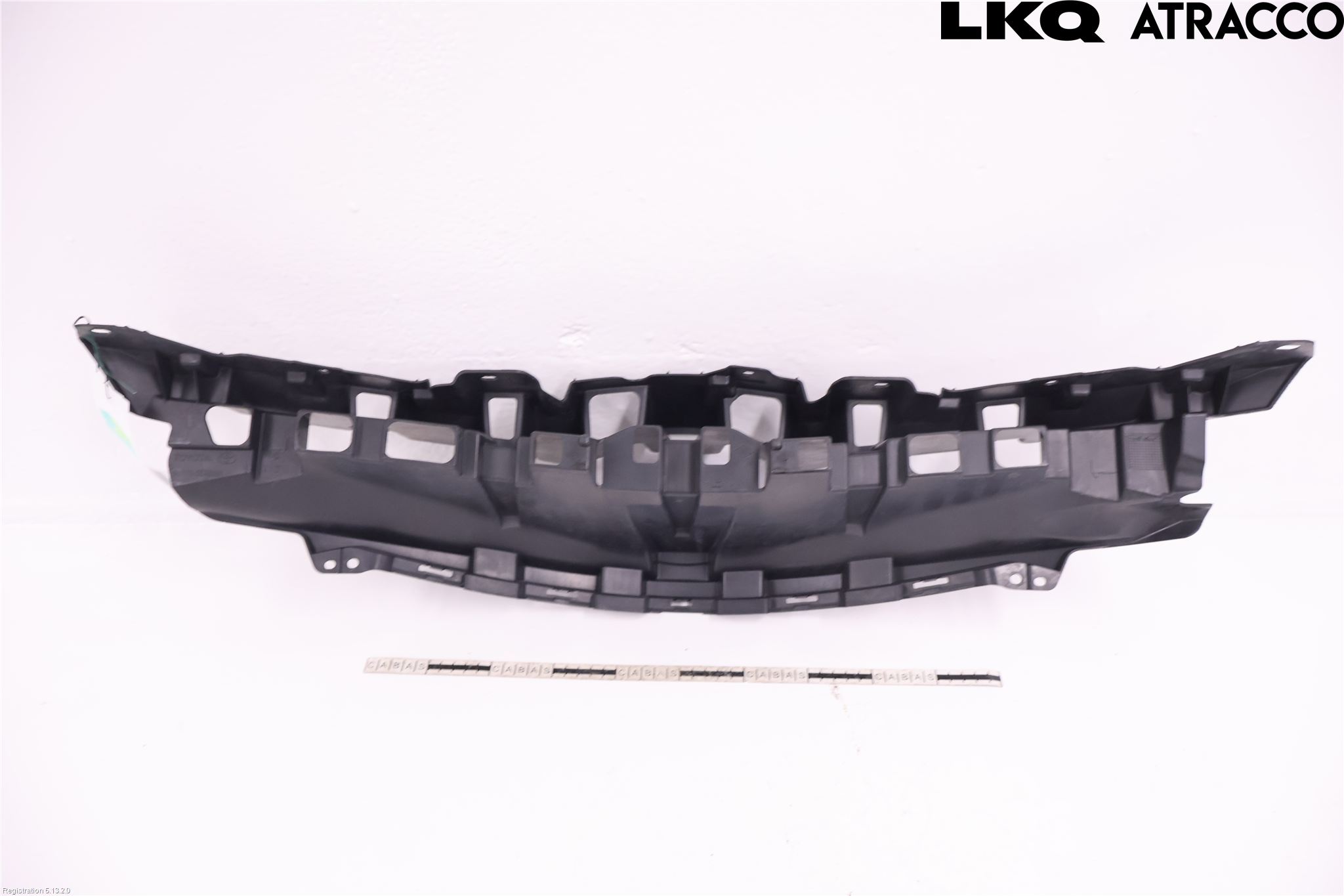 Toyota YARIS XP130 15-20 Grill Komplett