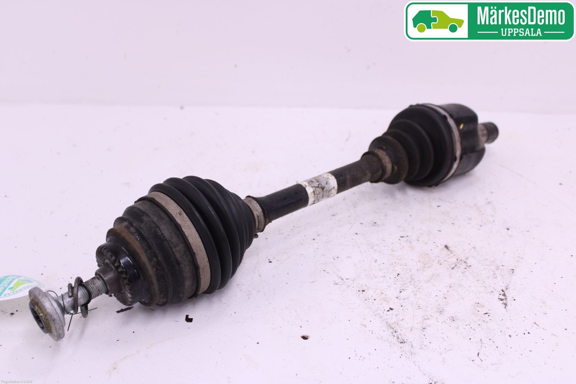 BMW 2 F46 GRAN TOURER 15-22 Drivaksel Foran Kompl Venstre