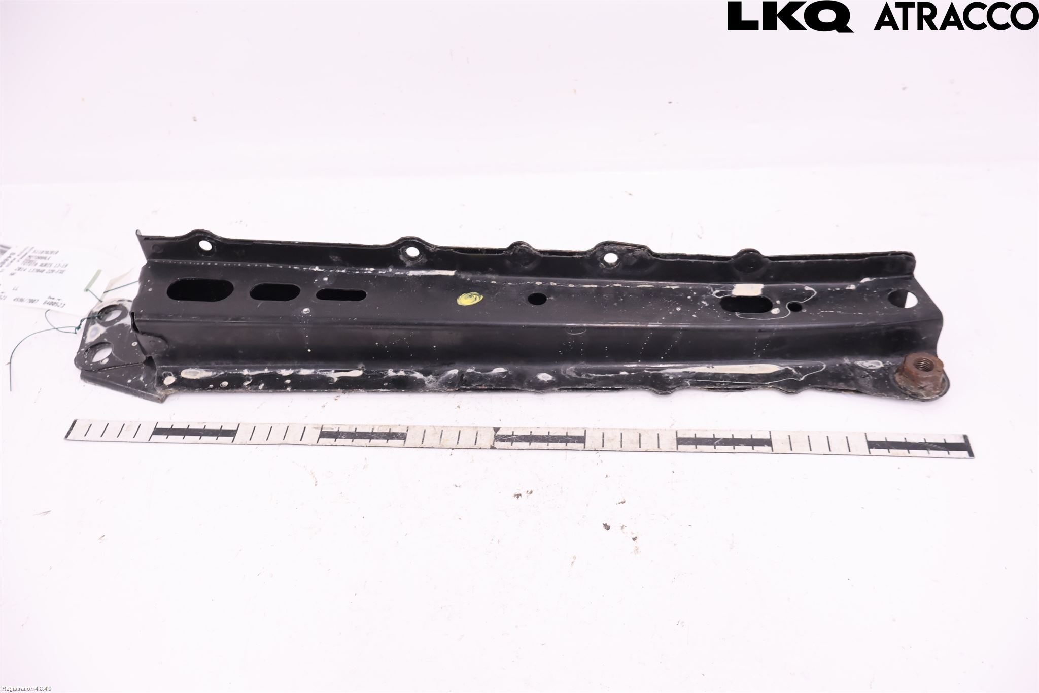 Toyota AURIS 13-19 Motorbjelke (Langs Gående )