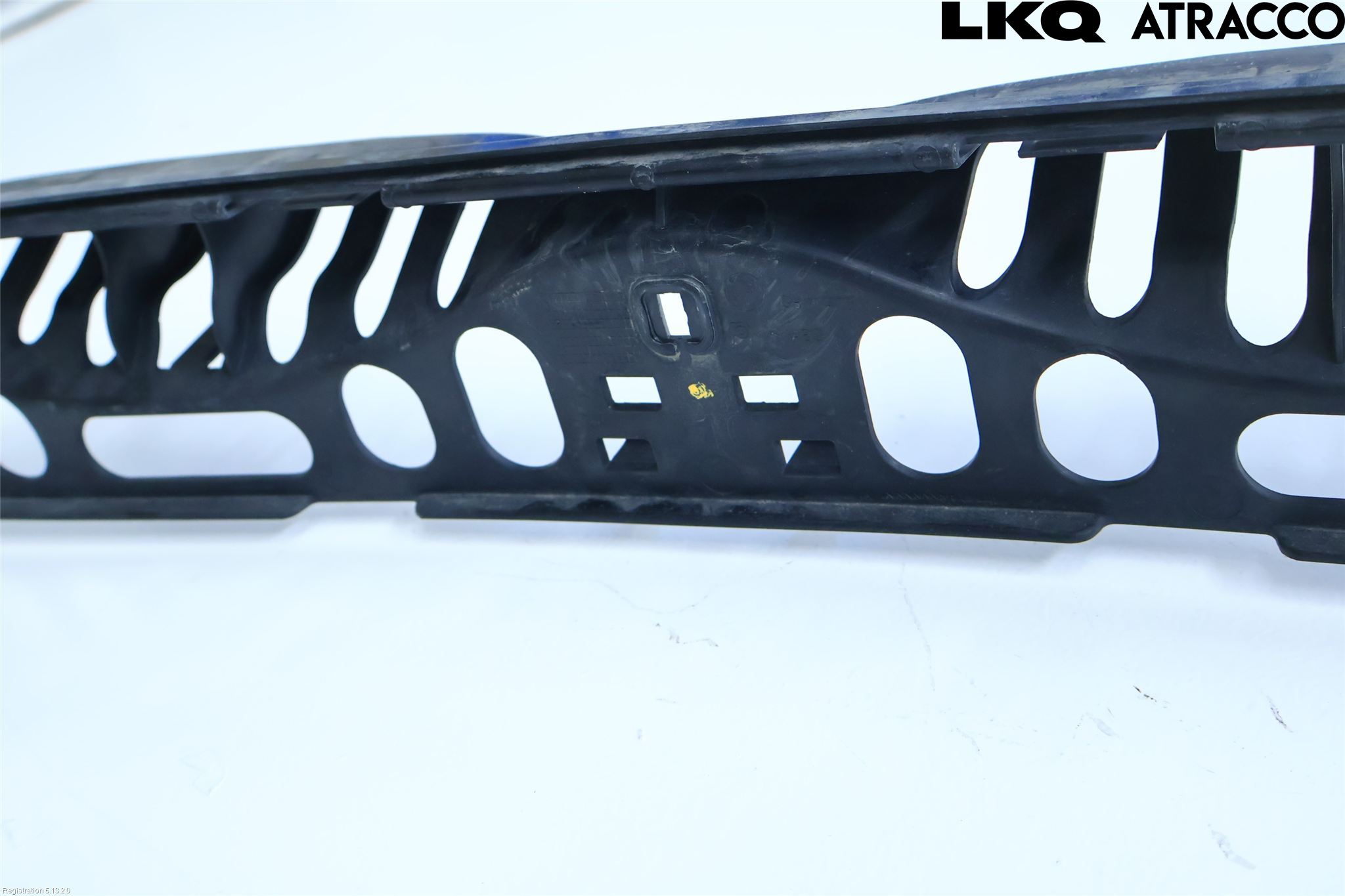 BMW 5 F10/F11/F18 09-17 Støtfanger Bak Midt Del