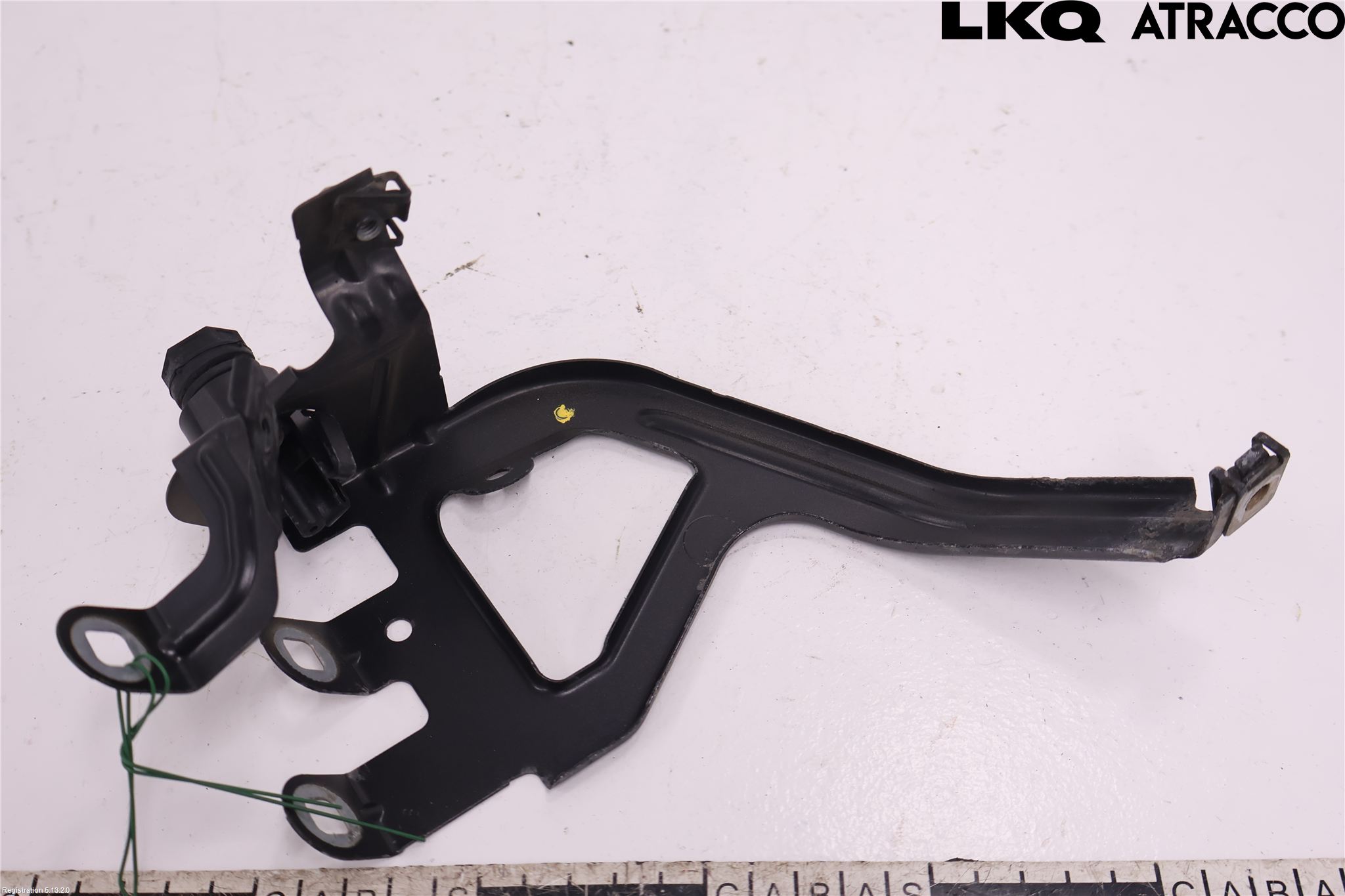 BMW 5 F10/F11/F18 09-17 Frontskjermfeste Venstre