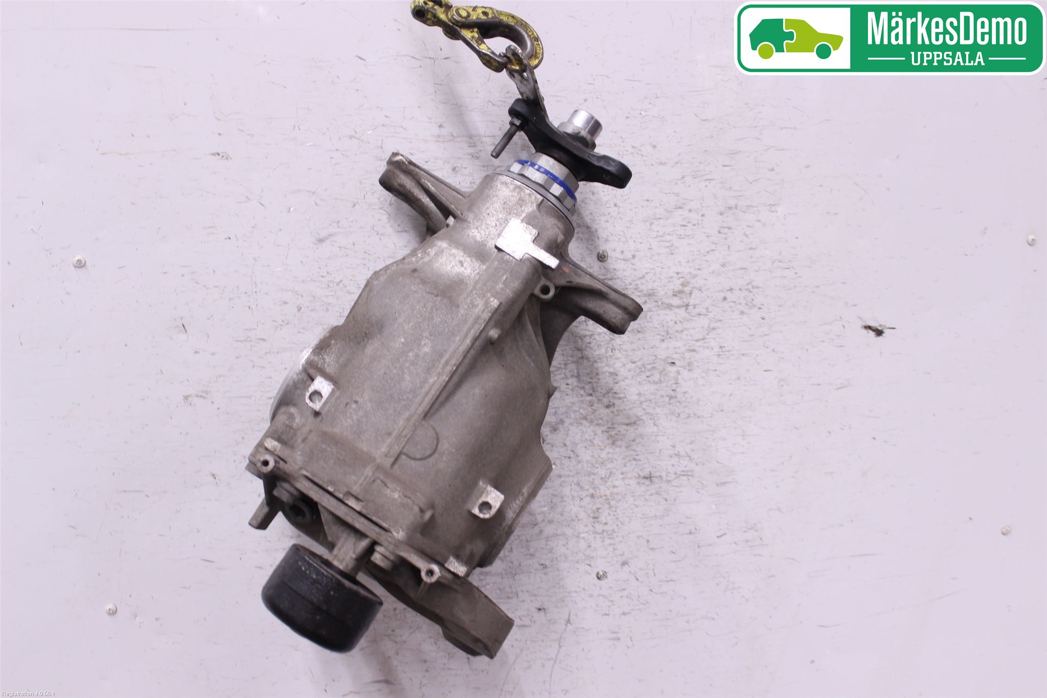 BMW 5 G30/G31/F90 17-23 Bakaksel Kardang Bak -Diff