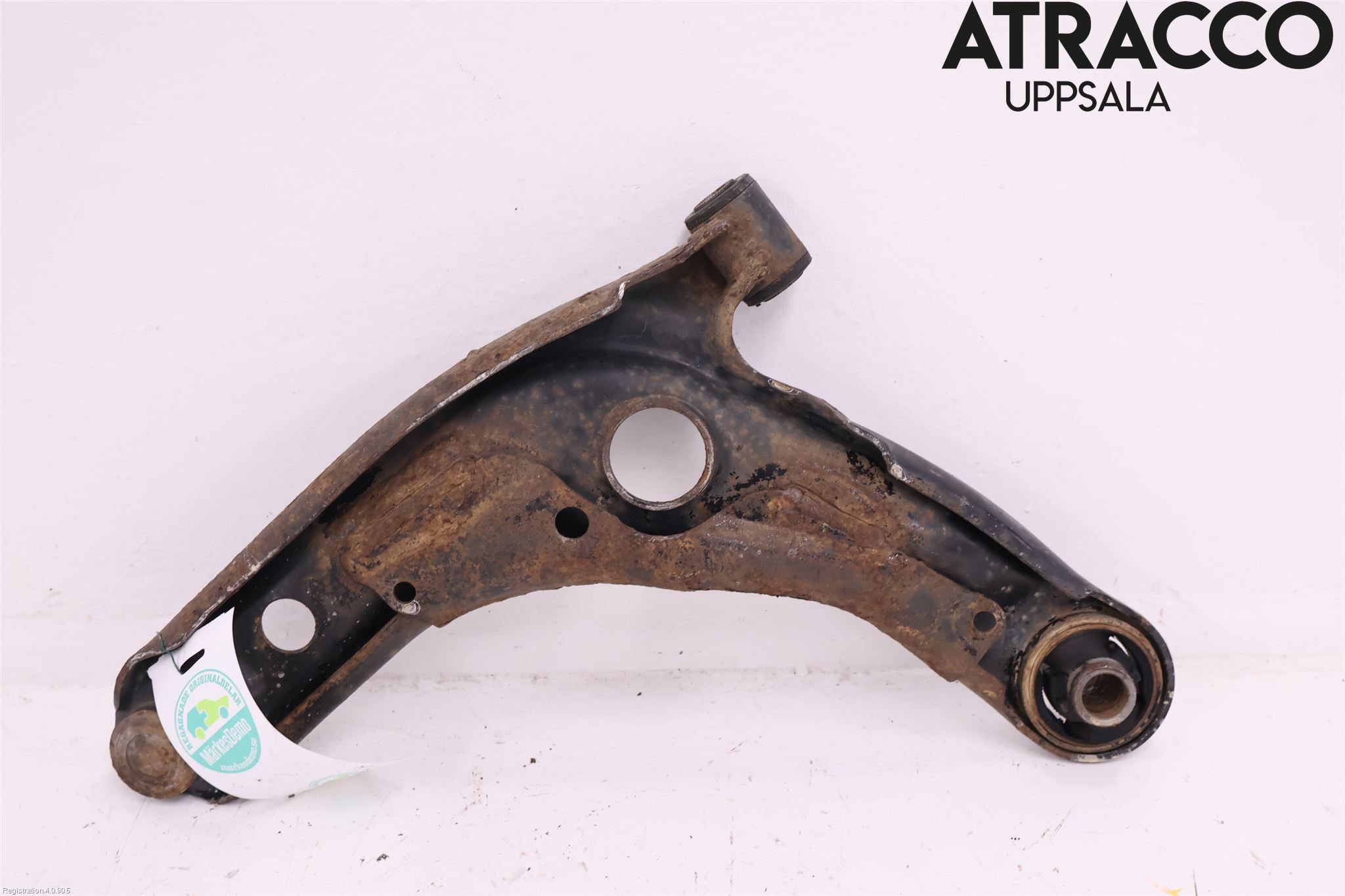 Toyota YARIS XP130 12-14 Bærearm Foran Høyre Nedre