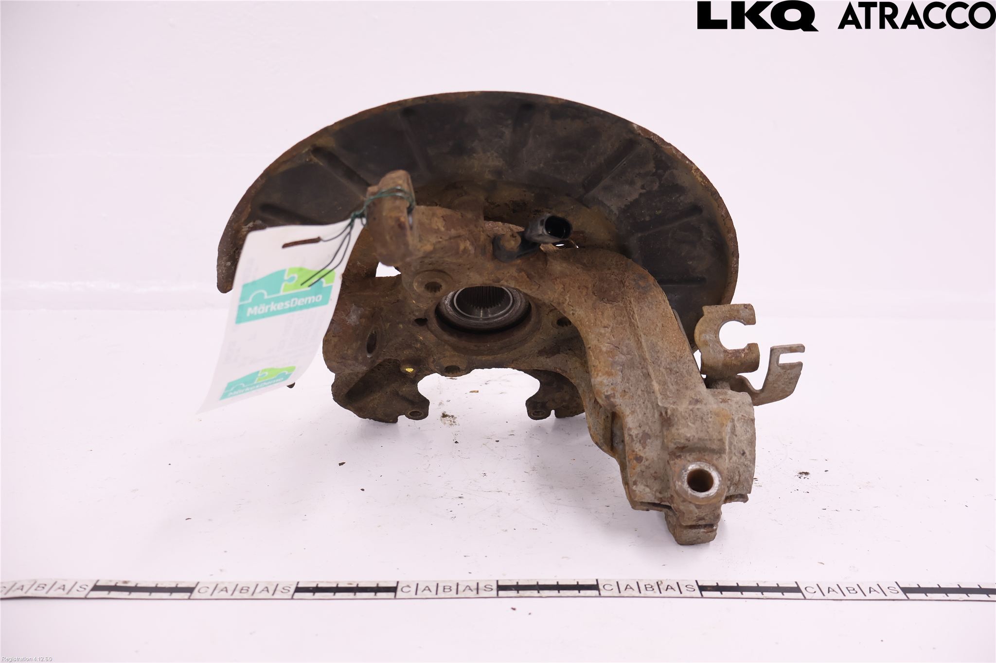 Volkswagen VW CADDY 11-15 Spindel Vf