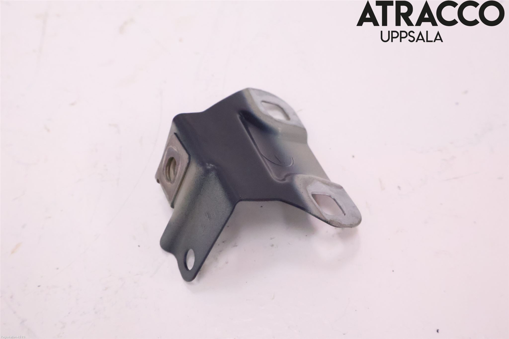 BMW 5 F10/F11/F18 09-17 Frontskjermfeste Venstre