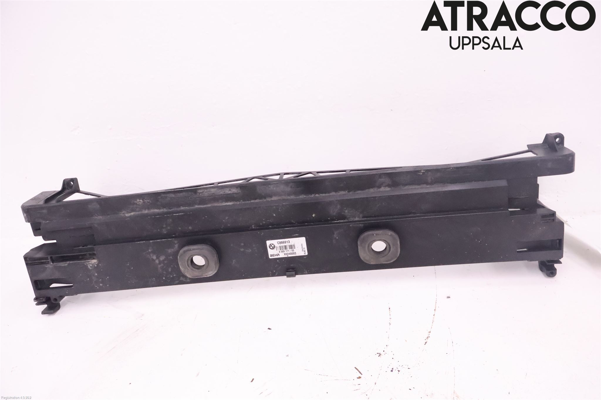 BMW 5 F10/F11/F18 09-17 Radiator Feste - Ramme - Bjelk