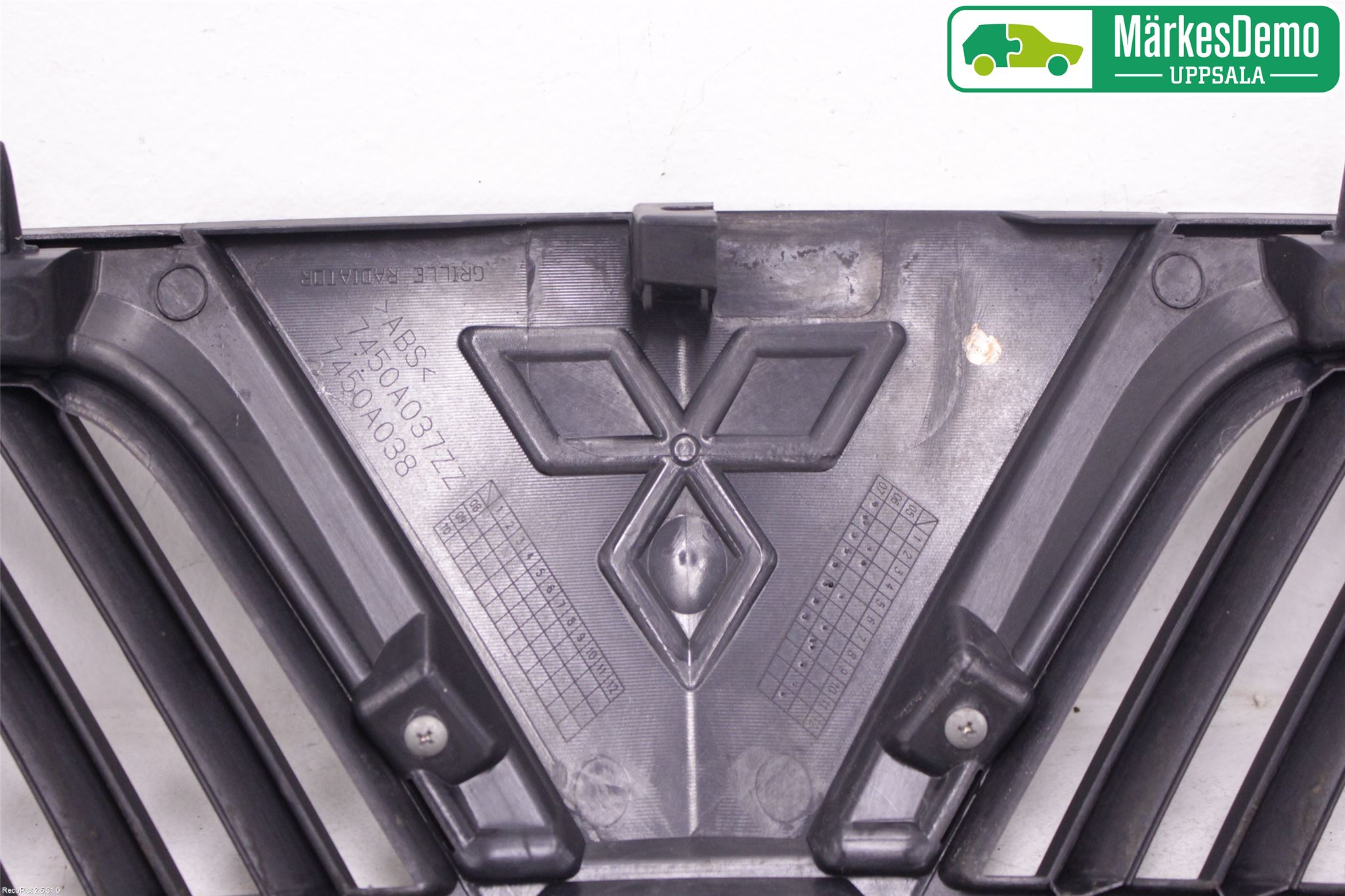 Mitsubishi OUTLANDER 07-12 Grill Komplett