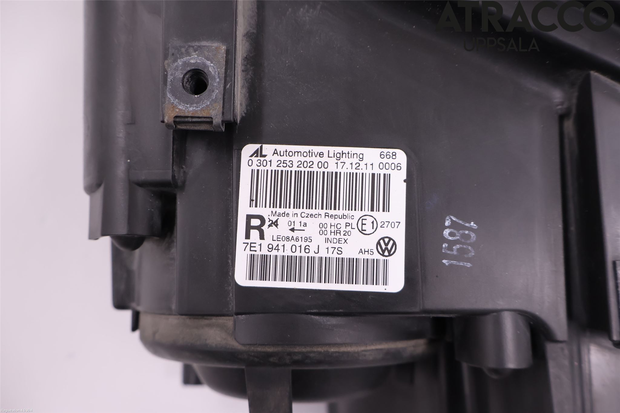 Volkswagen VW TRANSP/CARAVELLE (T5) 04-15 Frontlykt Høyre