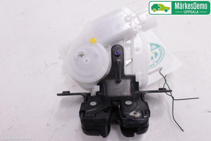 Toyota YARIS XP130 15-20 Bakluke-Lokk Låsekasse