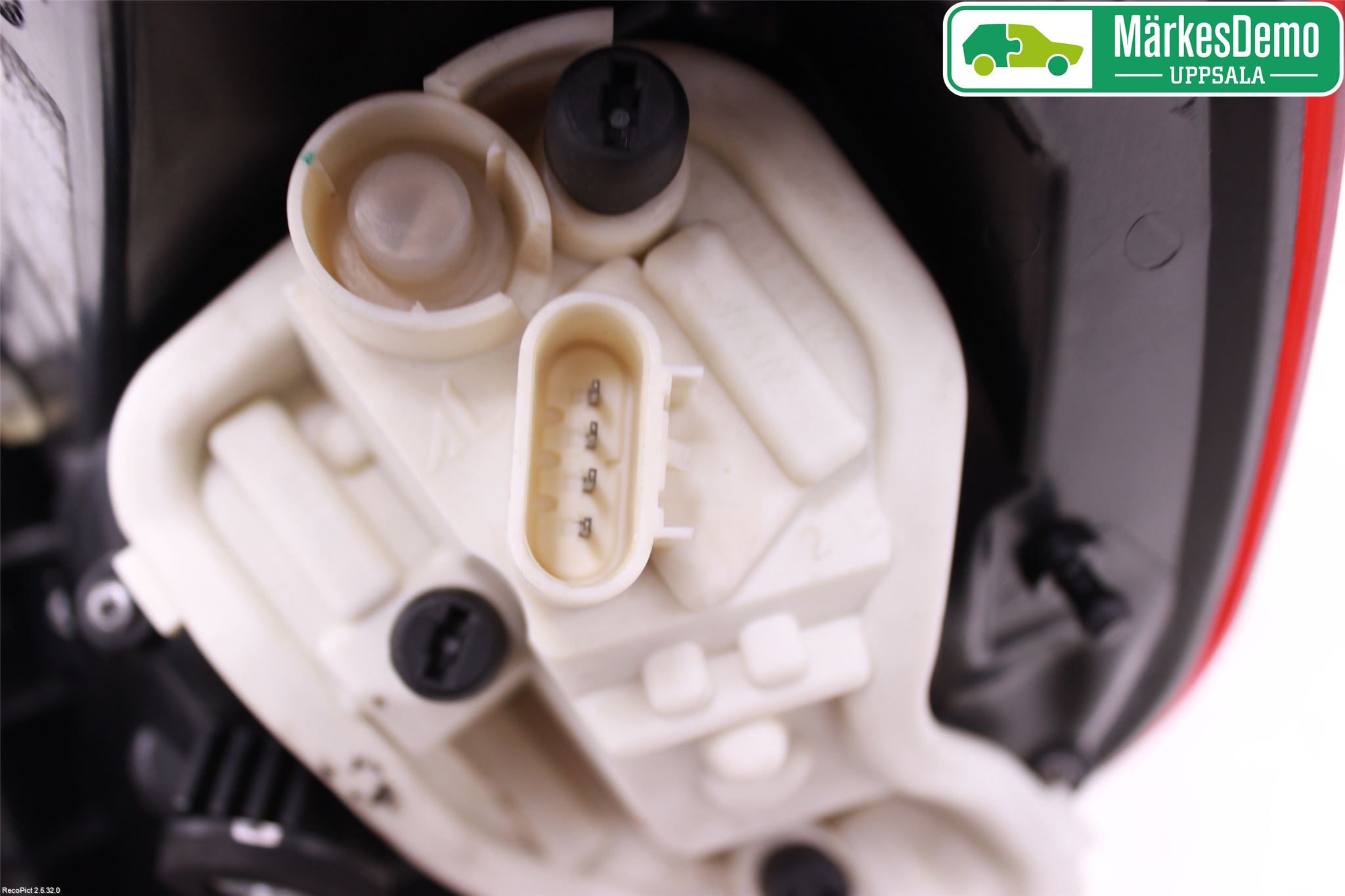Opel ASTRA J 10-15 Baklykt Venstre