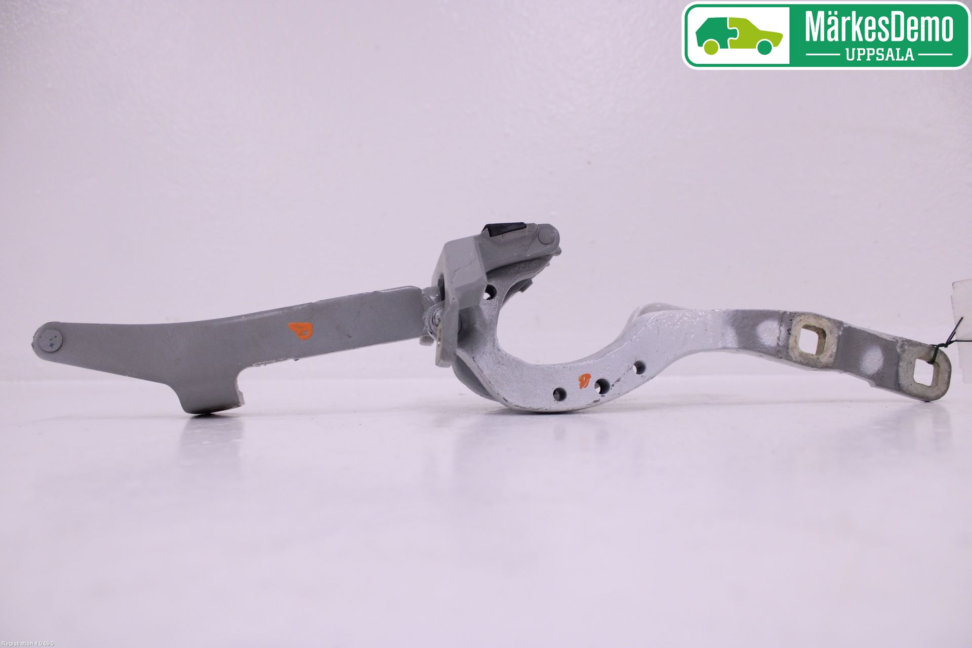 BMW 5 F10/F11/F18 09-17 Bakluke Hengsel Venstre