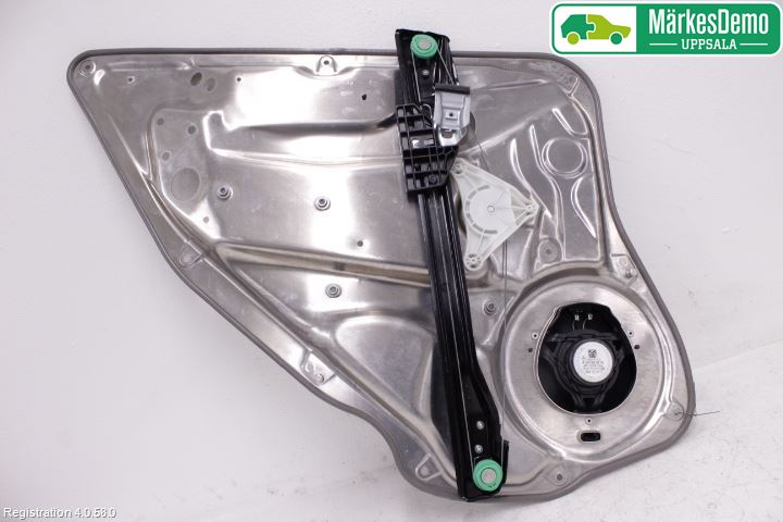 Mercedes-Benz MB E-KLASS (W212) 09-16 Vindusheis El Komp
