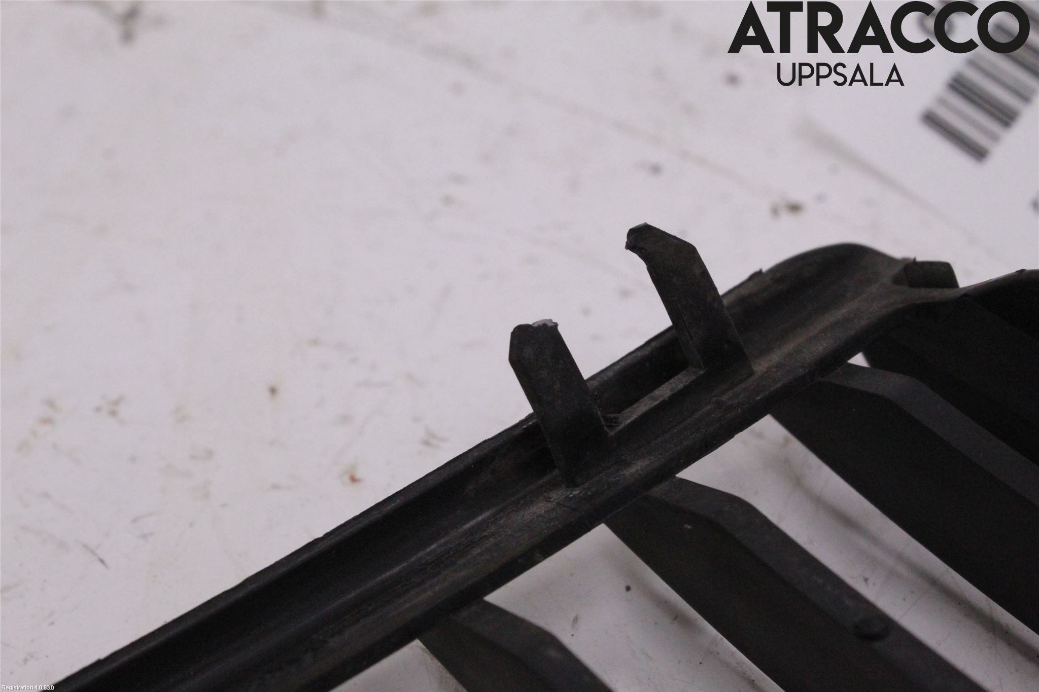 BMW 3 E90/91 SED/TOU 05-12 Grilldel Venstre