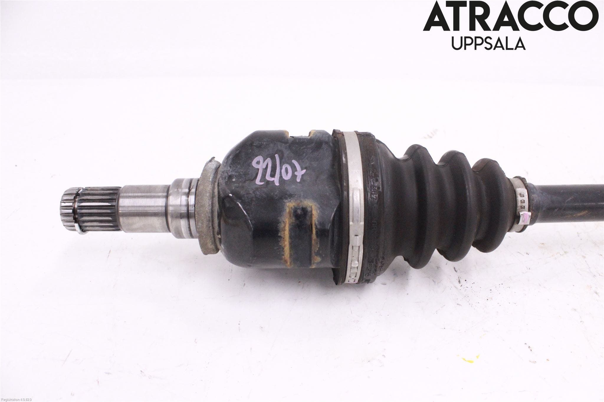 Toyota YARIS XP130 15-20 Drivaksel Foran Kompl Venstre