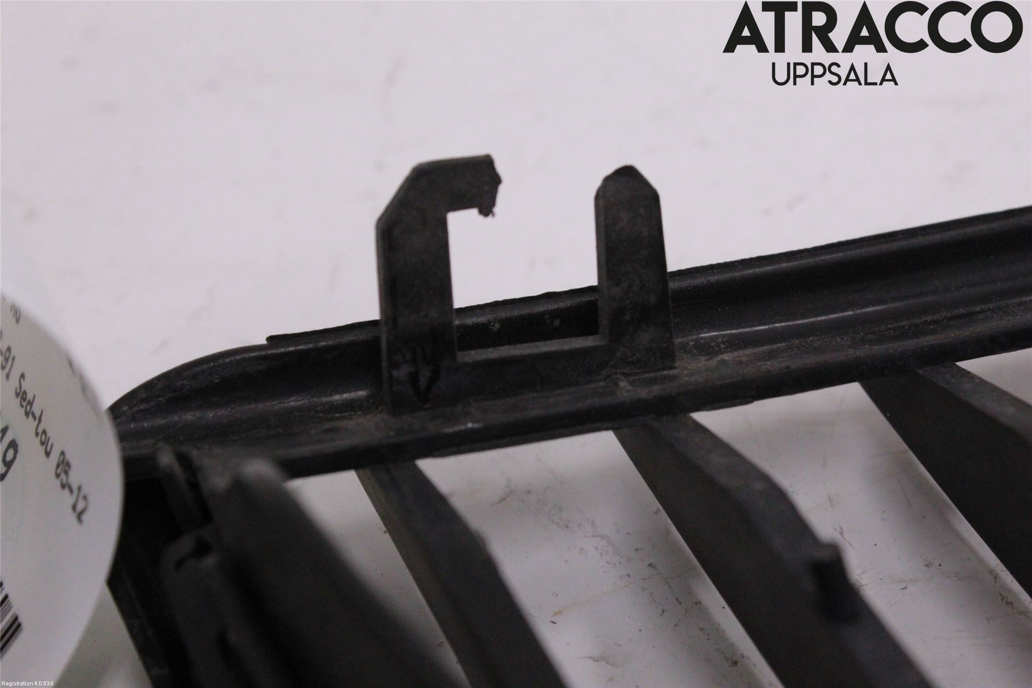 BMW 3 E90/91 SED/TOU 05-12 Grilldel Venstre