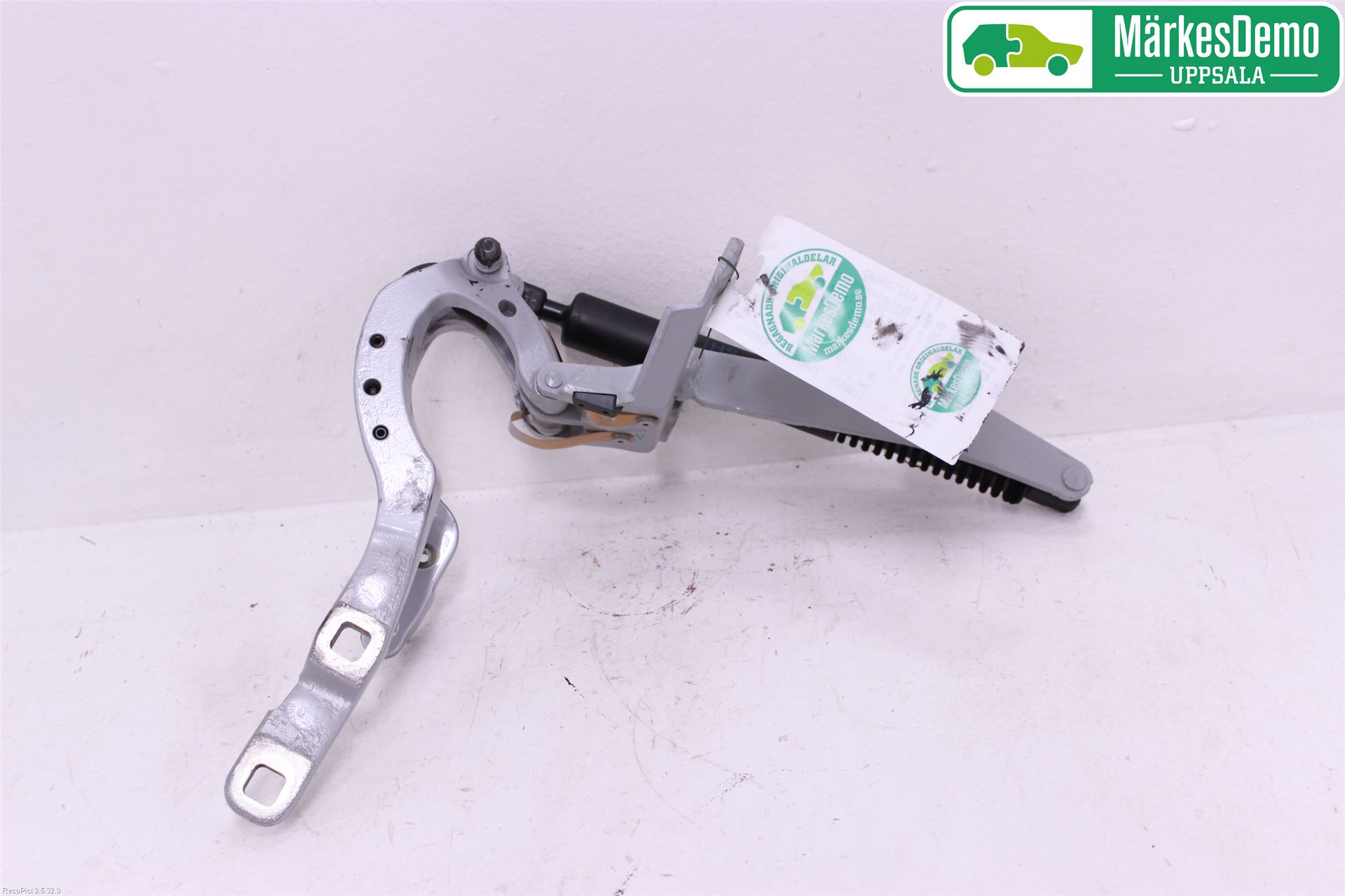 BMW 5 F10/F11/F18 09-17 Bakluke Hengsel Venstre