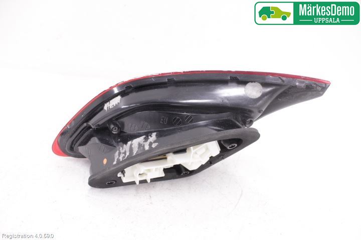 Opel ASTRA J 10-15 Baklykt Venstre  På Luke(Indre