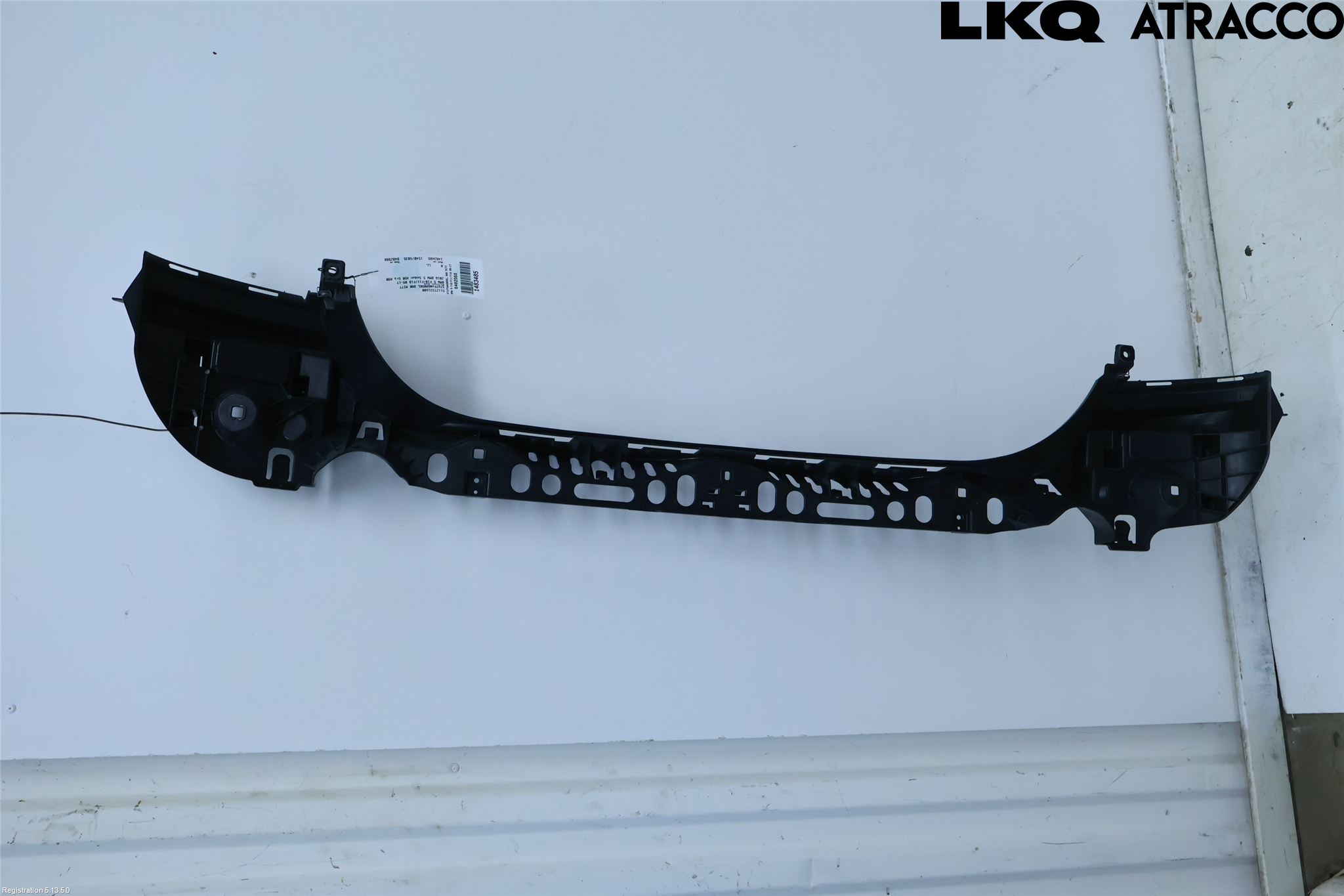 BMW 5 F10/F11/F18 09-17 Støtfanger Bak Midt Del