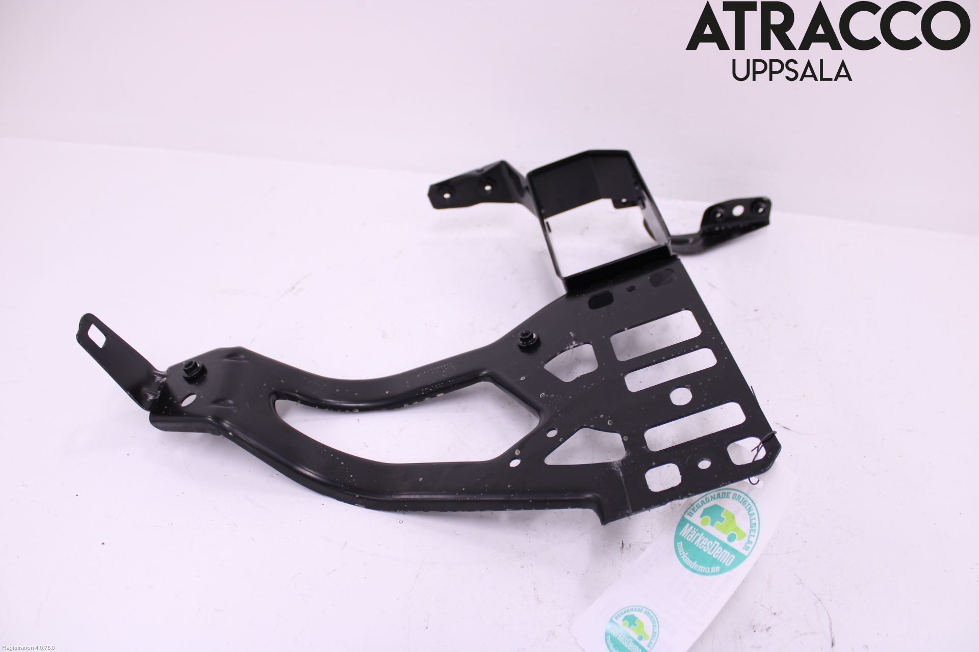 BMW 5 E60/61 Sed/Tou 02-10 Frontlykt Ramme V Lyktering