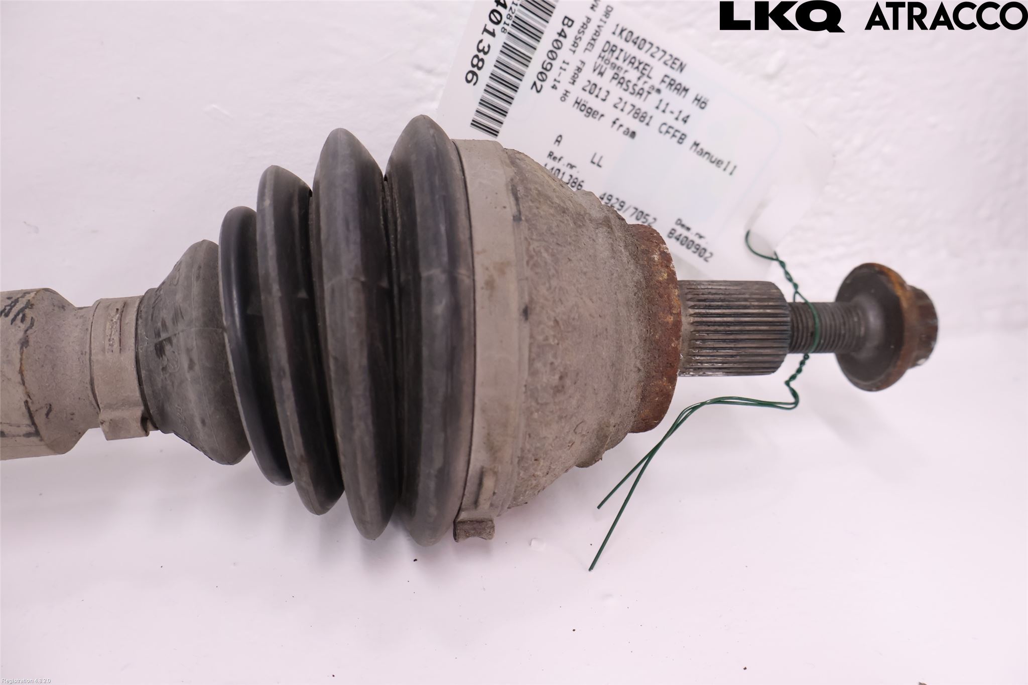 Volkswagen VW PASSAT 11-14 Drivaksel Foran Kompl Høyre