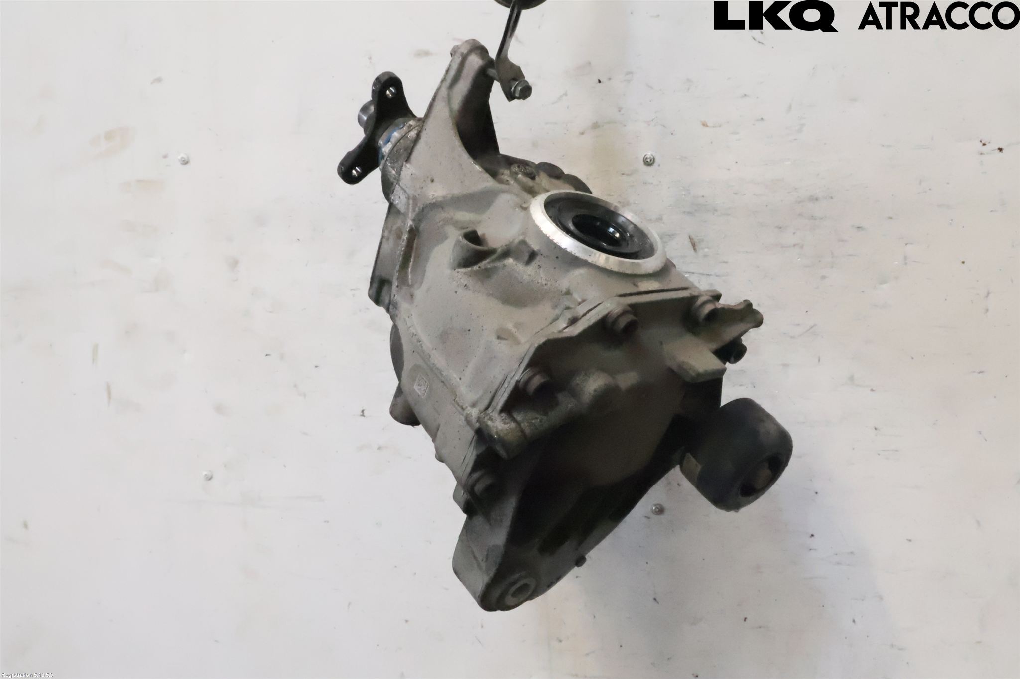 BMW 5 G30/G31/F90 17-23 Bakaksel Kardang Bak -Diff