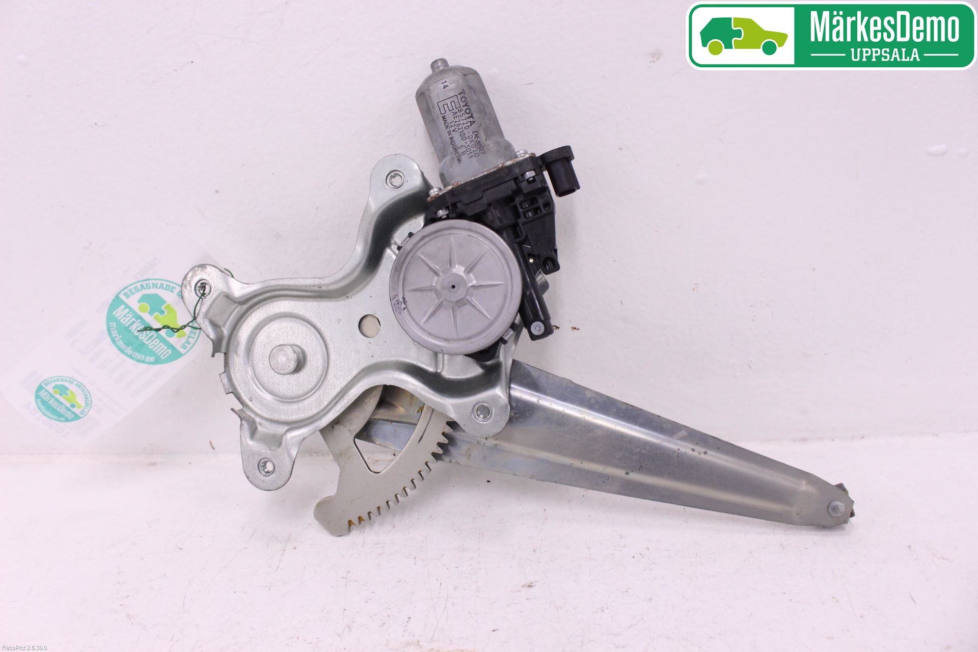 Toyota HILUX 05-16 Vindusheis El Komp