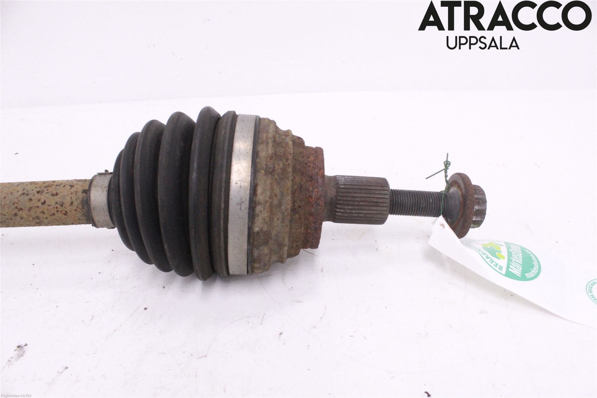 Volkswagen VW PASSAT 05-11 Drivaksel Foran Kompl Venstre