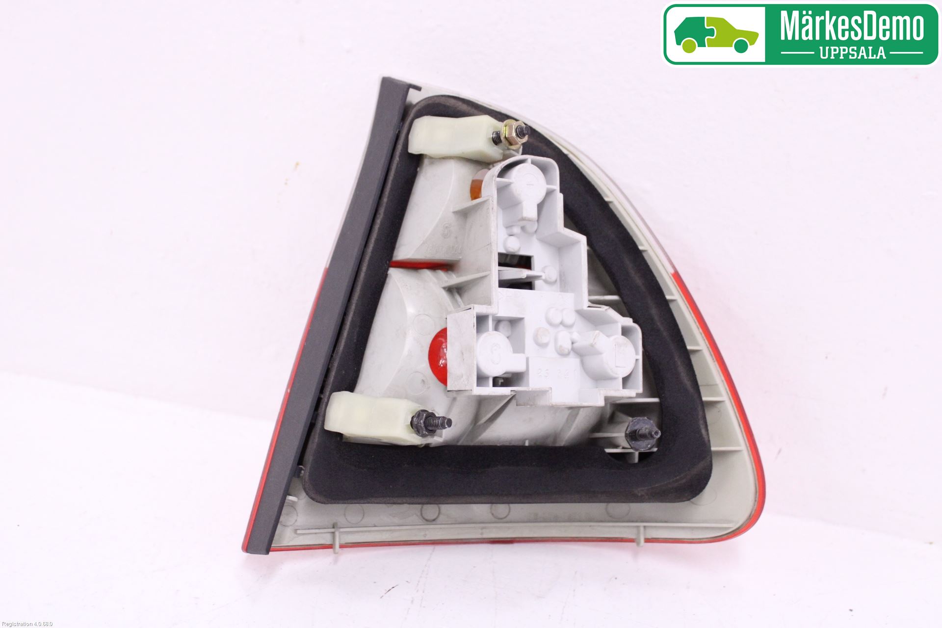 BMW 3 E46      98-05 Baklykt Venstre