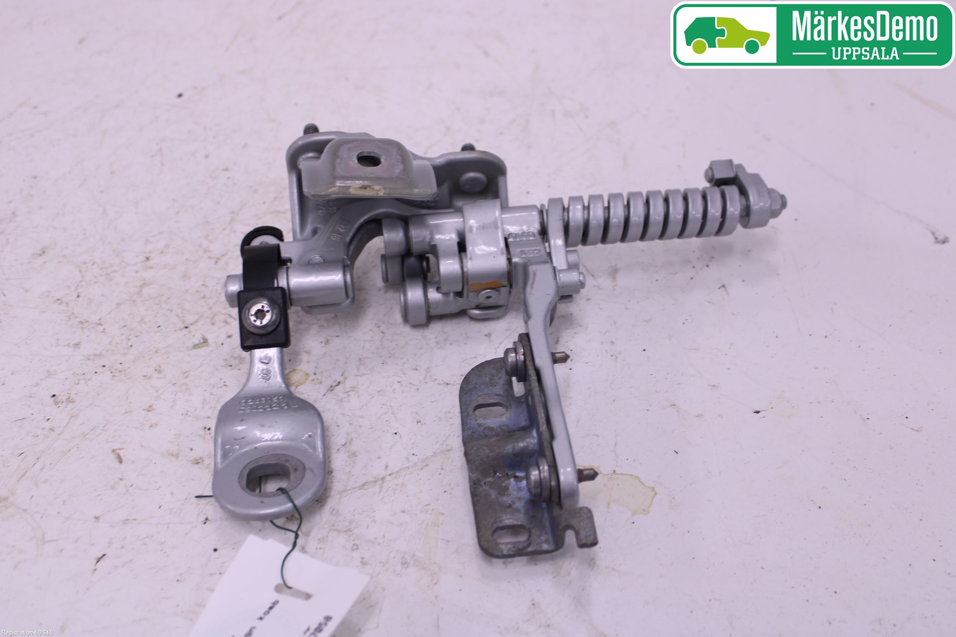 BMW 3 F30/F31/F80 12-19 Bakluke Hengsel Venstre