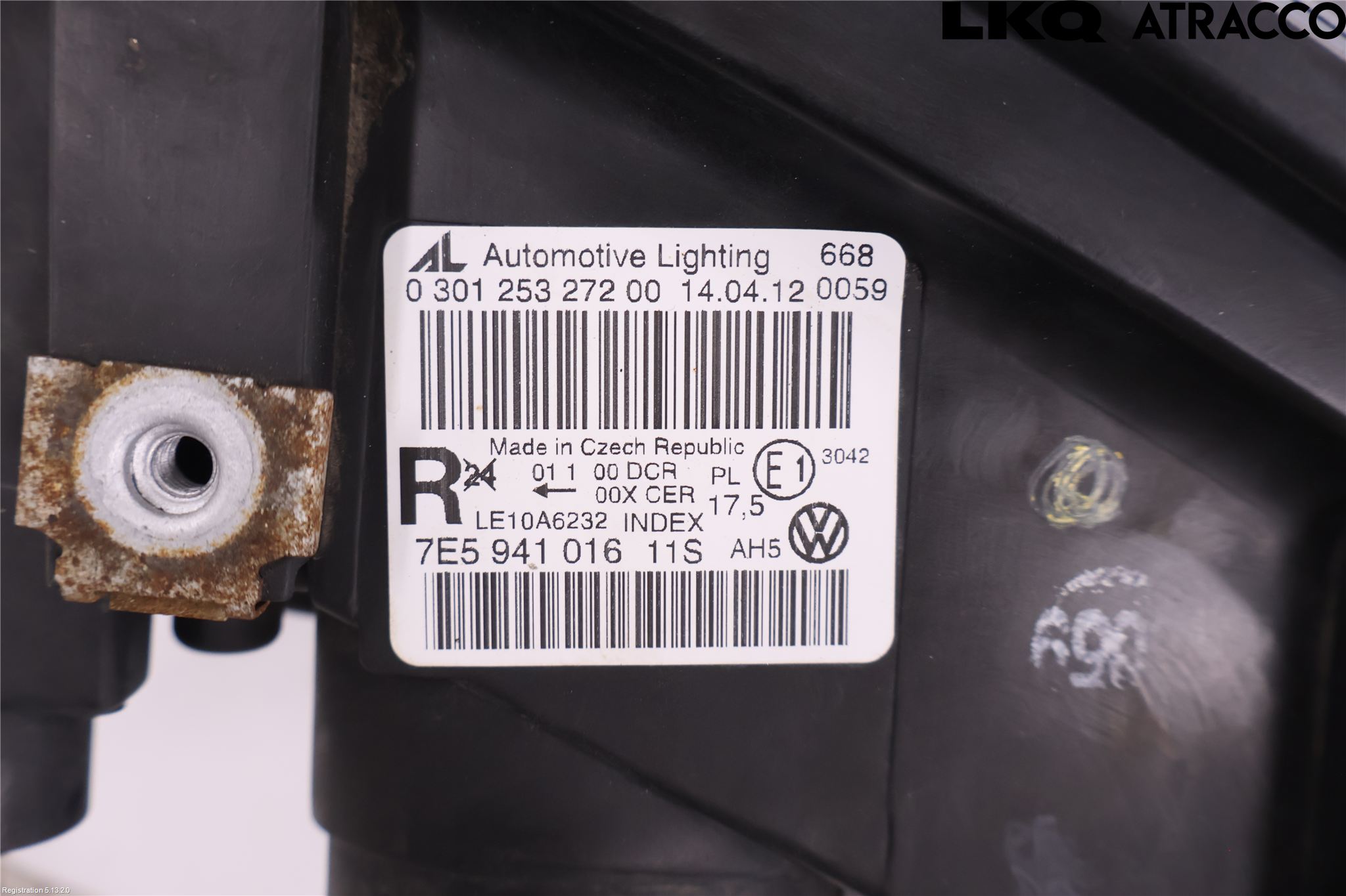 Volkswagen VW TRANSP/CARAVELLE (T5) 04-15 Frontlykt Høyre