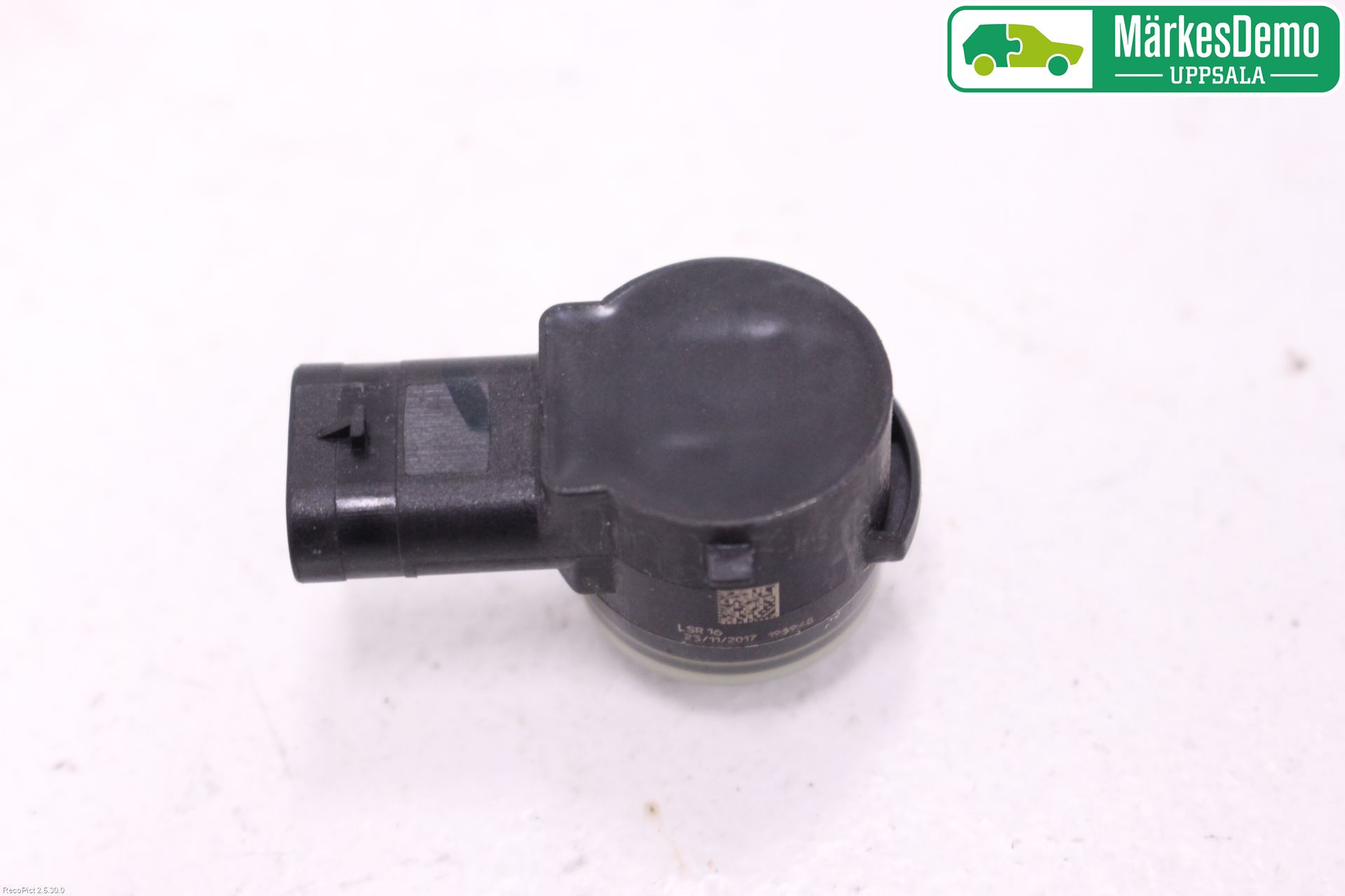 BMW 5 G30/G31/F90 17-23 Sensor Parkering Front