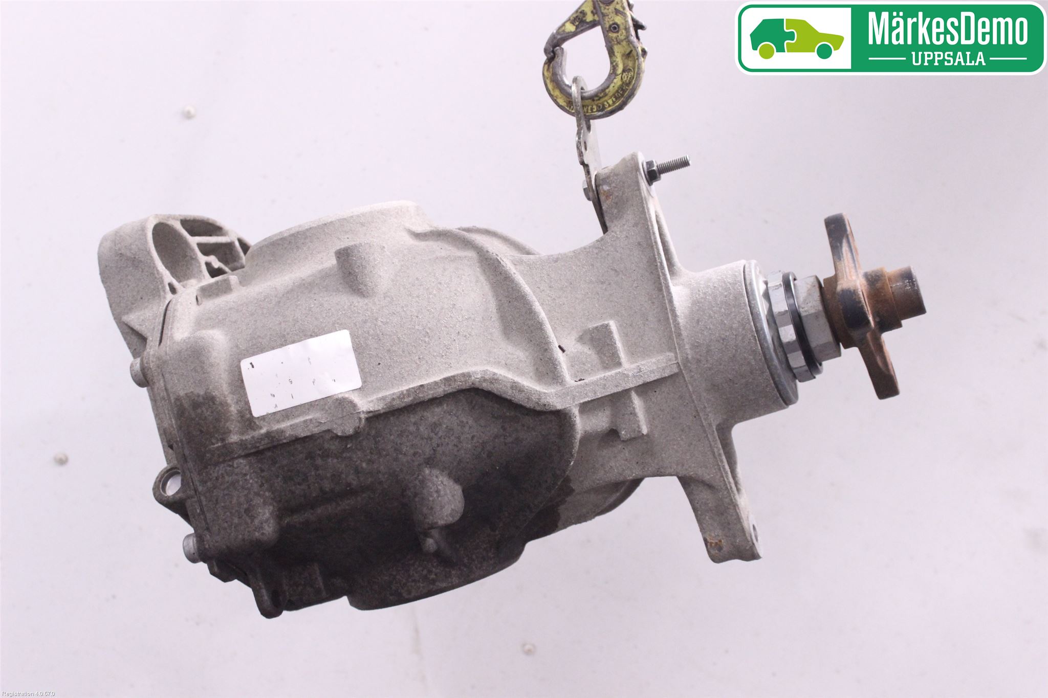BMW 5 F10/F11/F18 09-17 Bakaksel Kardang Bak -Diff