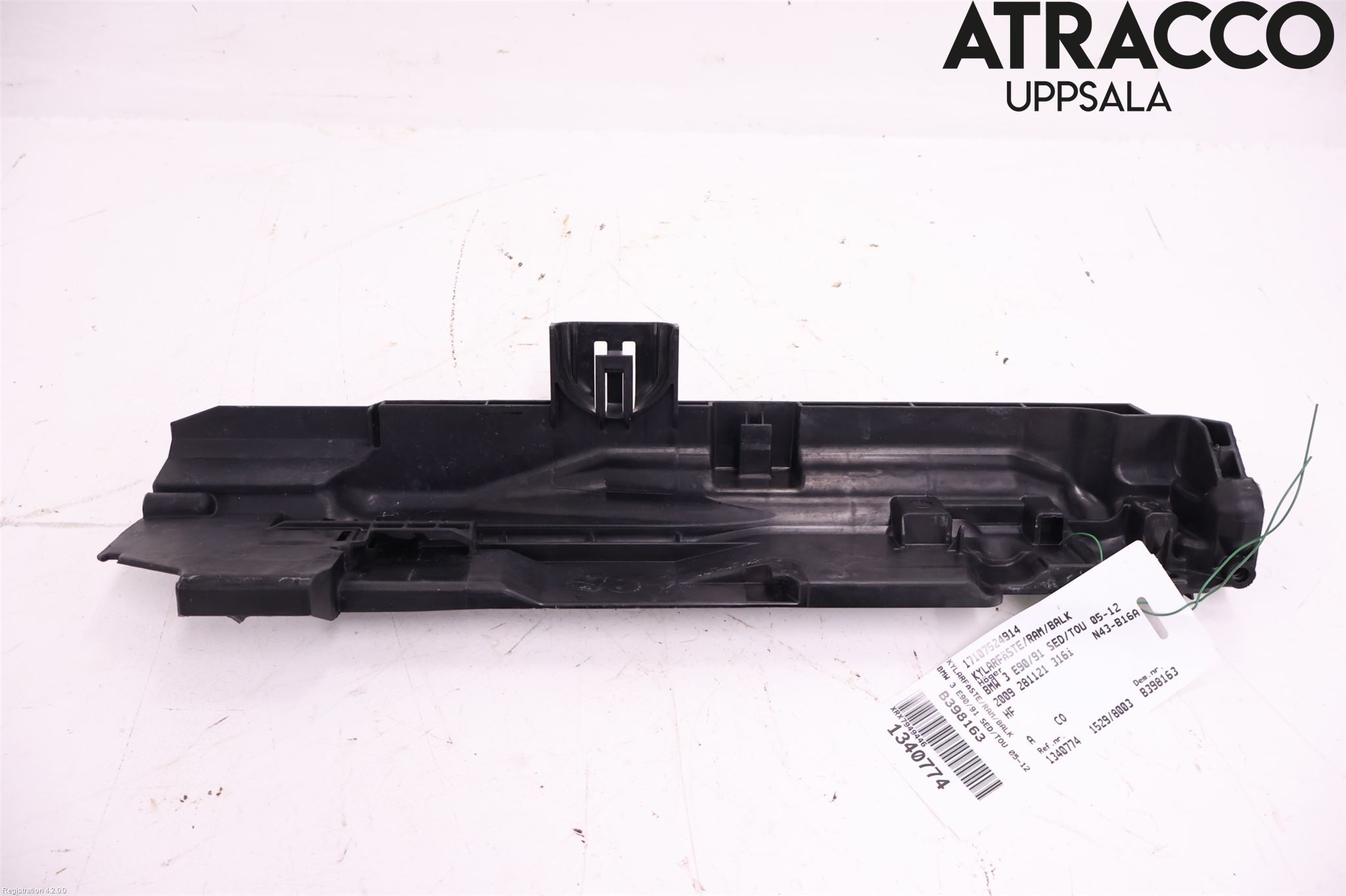 BMW 3 E90/91 SED/TOU 05-12 Radiator Feste - Ramme - Bjelk