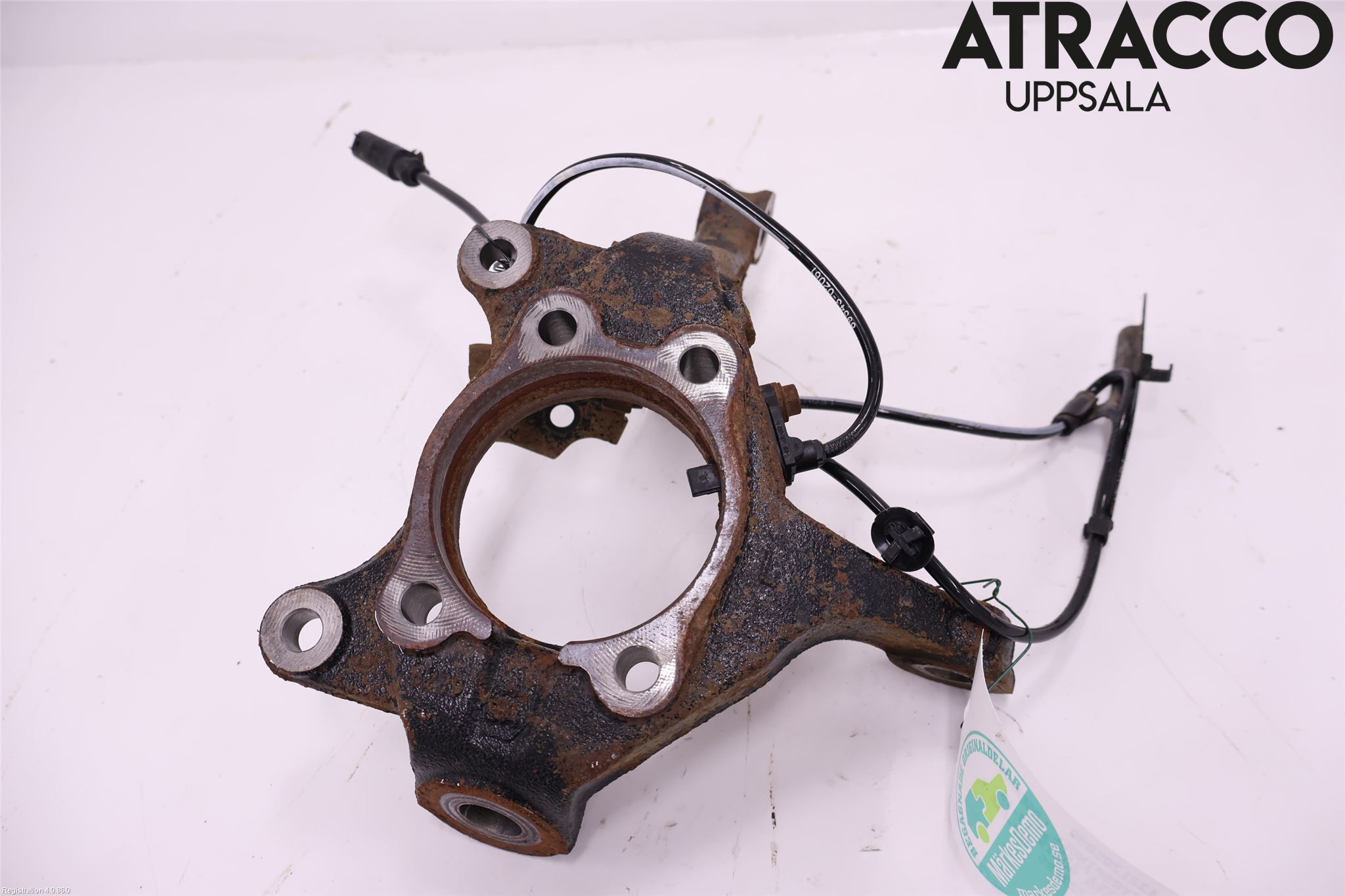 Toyota AURIS 13-19 Spindel Vf
