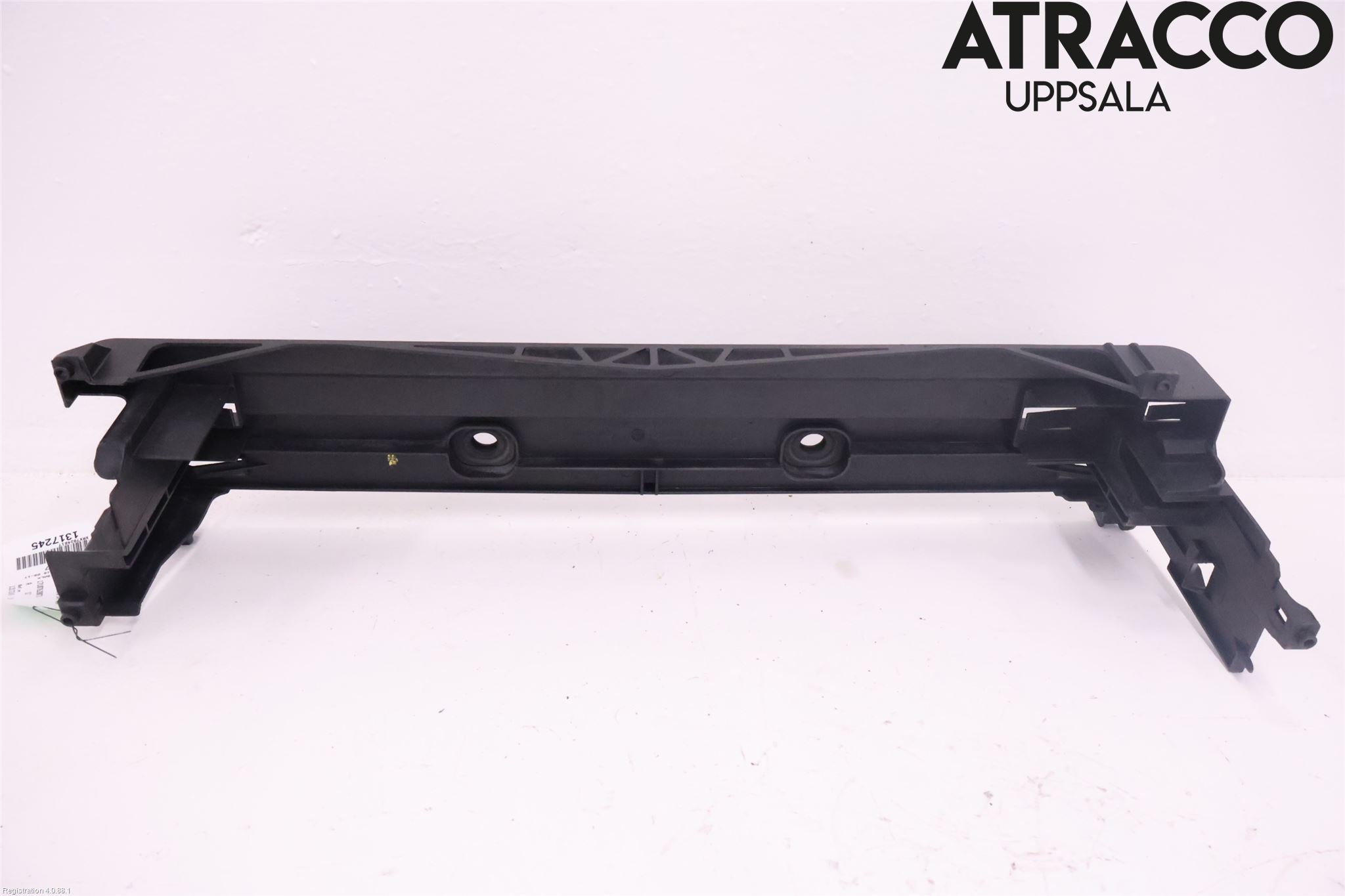 BMW 5 F10/F11/F18 09-17 Radiator Feste - Ramme - Bjelk