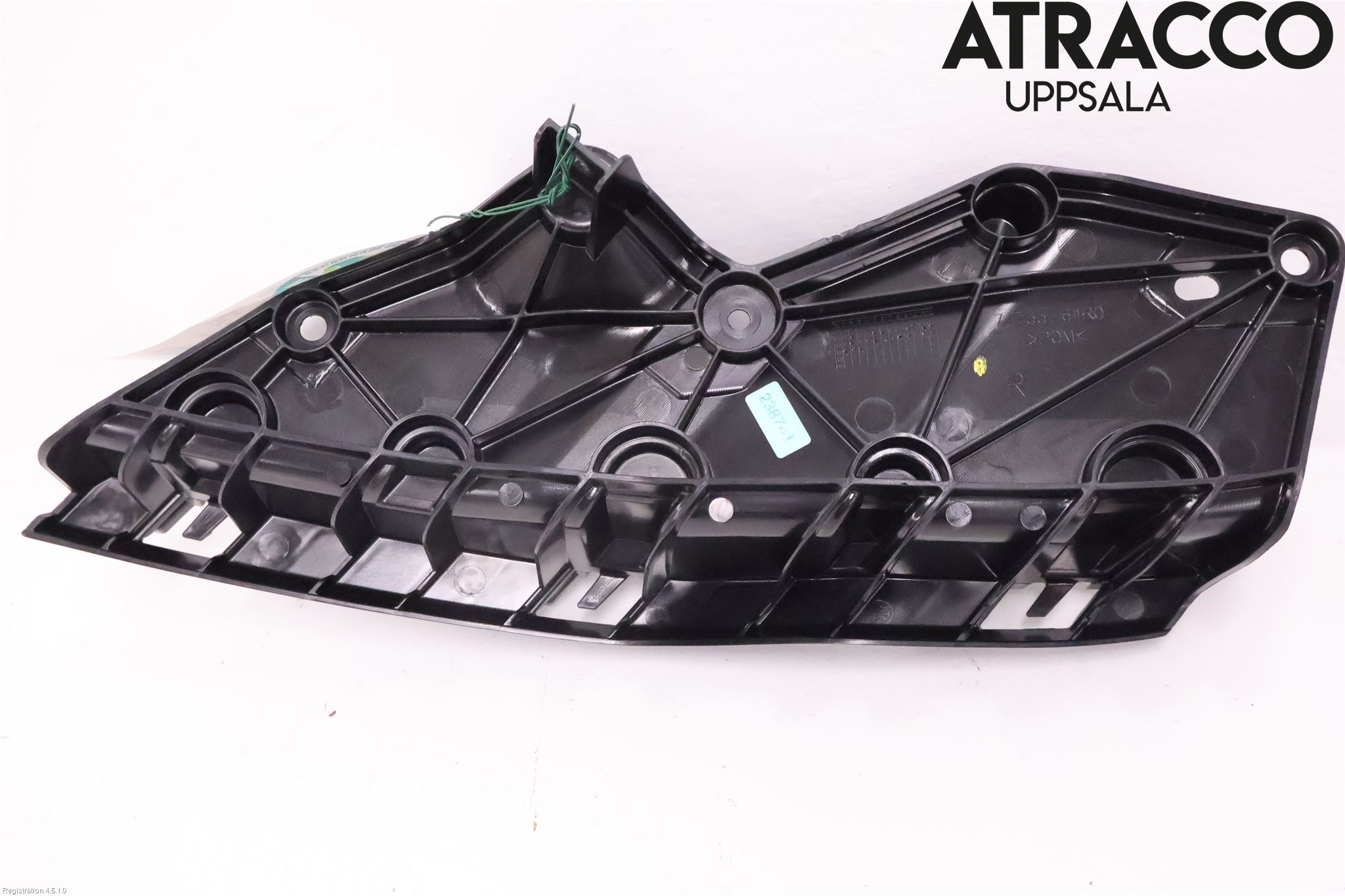Suzuki SX4 S-CROSS 14-21 Frontlykt Holder-Feste
