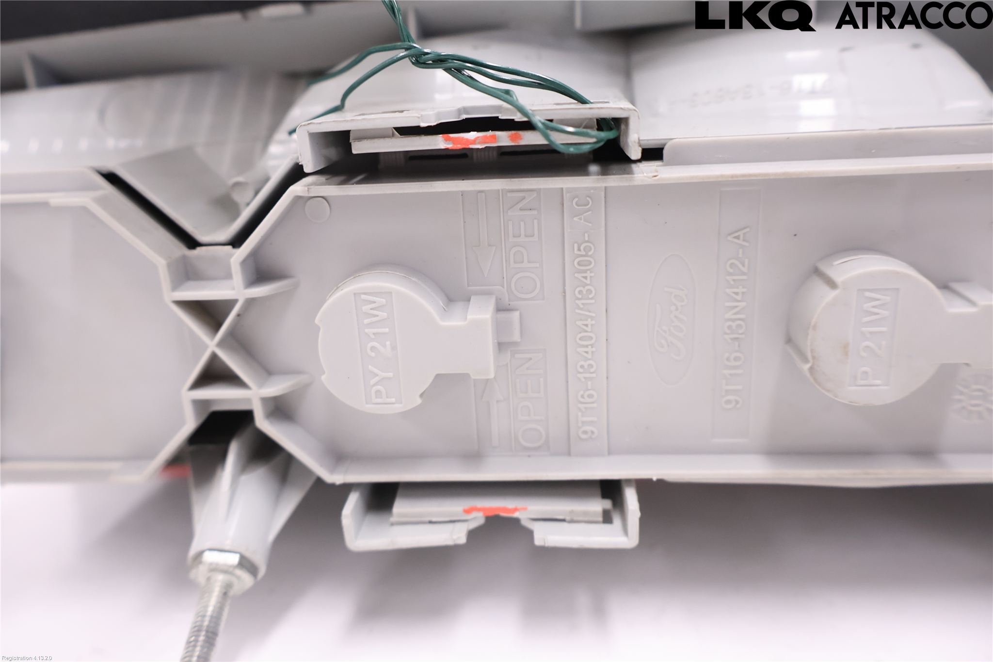 Ford TRANSIT CONNECT 09-13 Baklykt Venstre