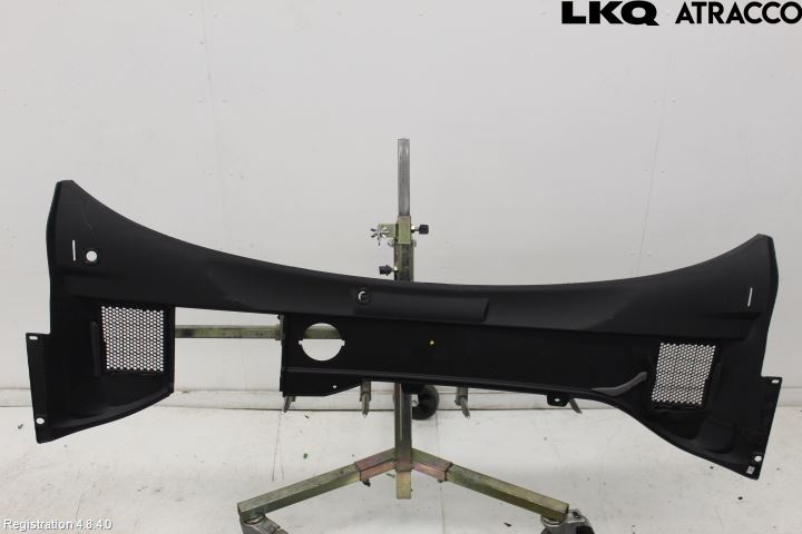 Volvo XC70 08-13 Visker Deksel-Grill-Under Frr