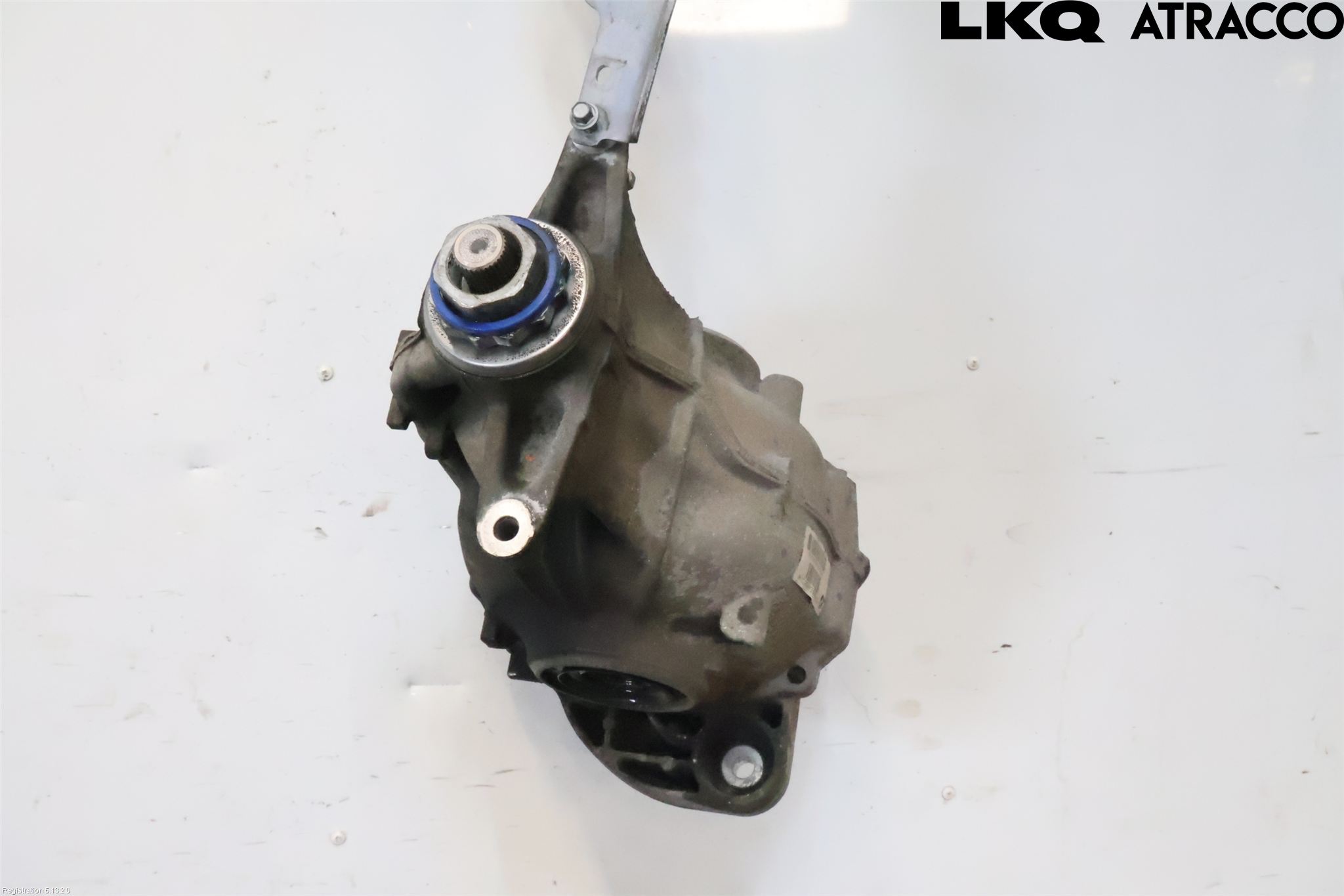 BMW 5 F10/F11/F18 09-17 Bakaksel Kardang Bak -Diff