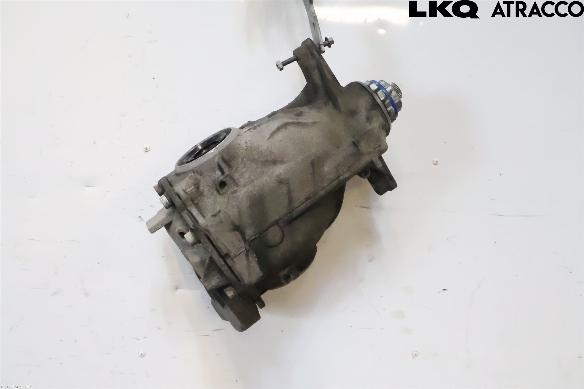 BMW 5 F10/F11/F18 09-17 Bakaksel Kardang Bak -Diff