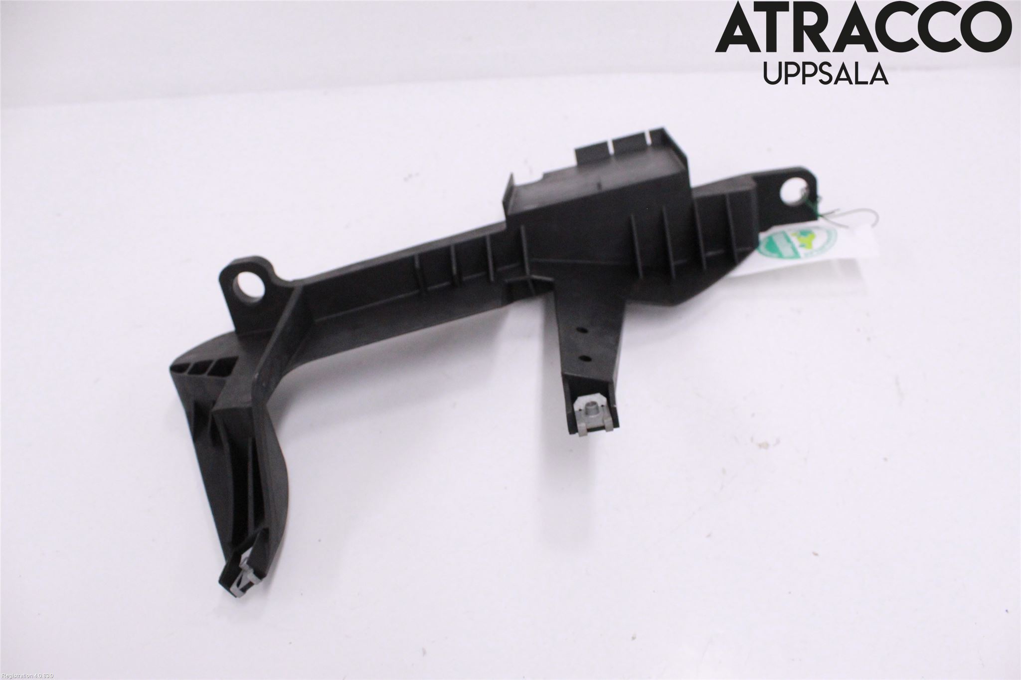BMW X3 E83     03-10 Frontlykt Holder-Feste