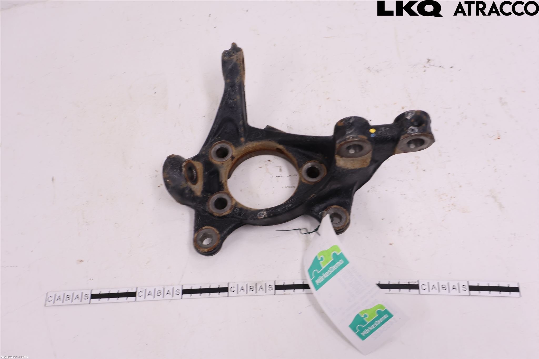 Toyota YARIS CROSS XP21 21- Spindel Vf