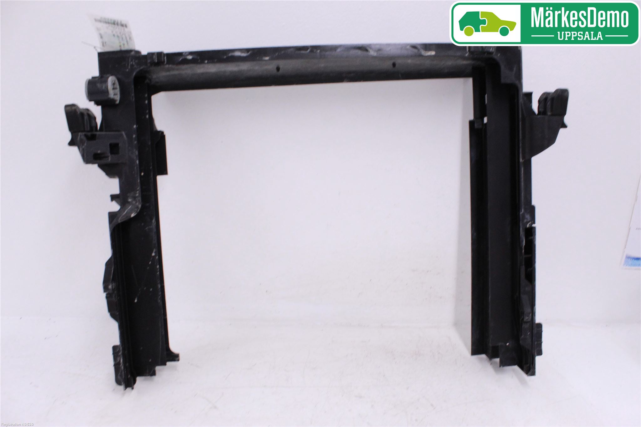 BMW X6 E71/E72   08-14 Radiator Feste - Ramme - Bjelk
