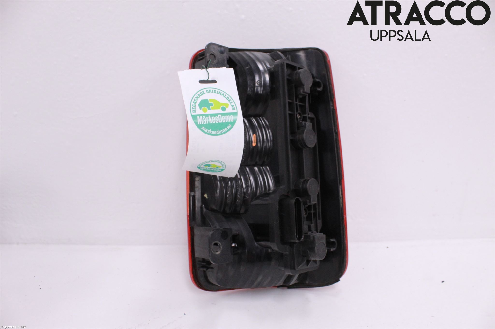 Volkswagen VW CADDY      04-10 Baklykt Venstre