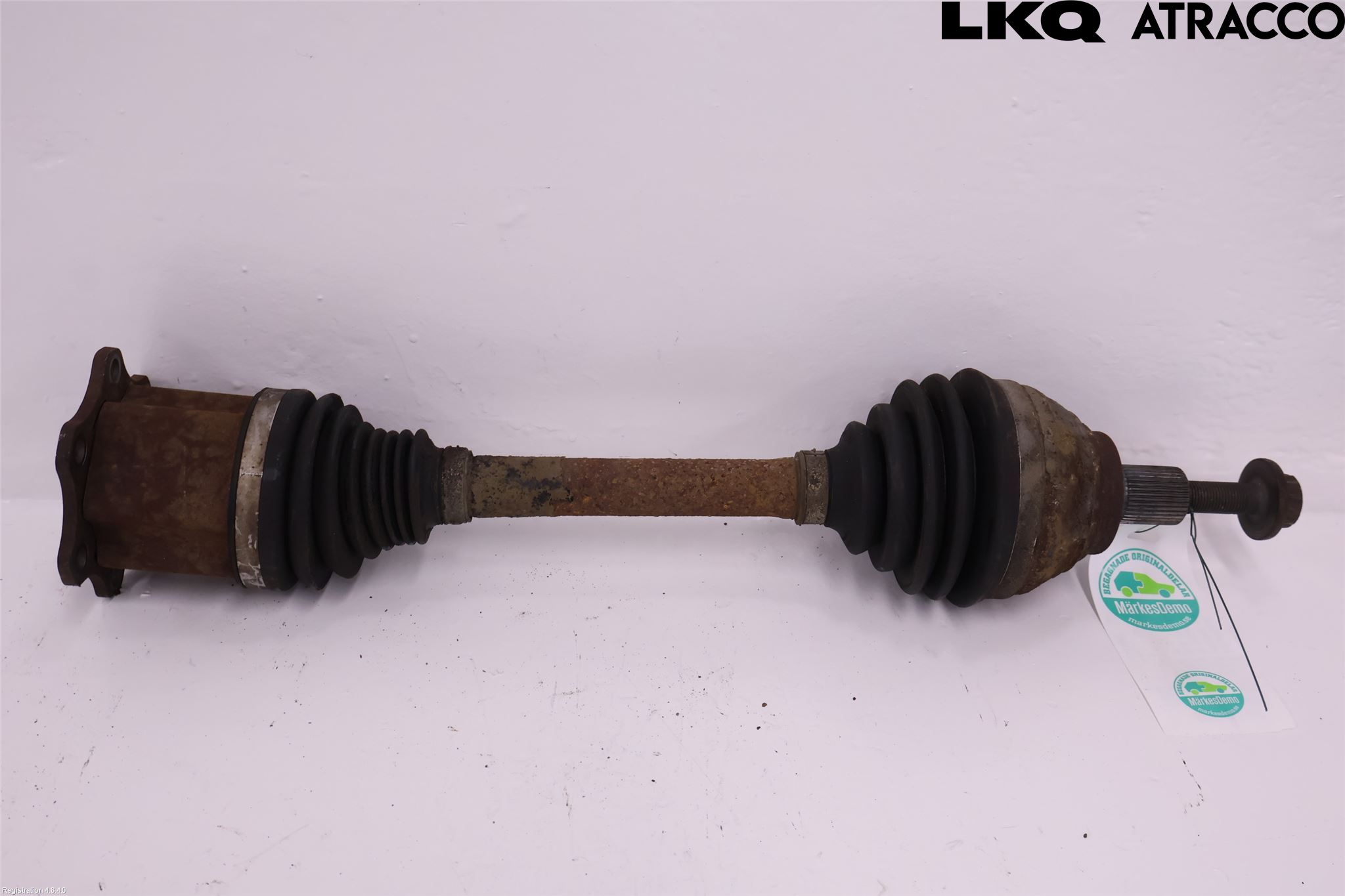 Volkswagen VW PASSAT 15-19 Drivaksel Foran Kompl Venstre