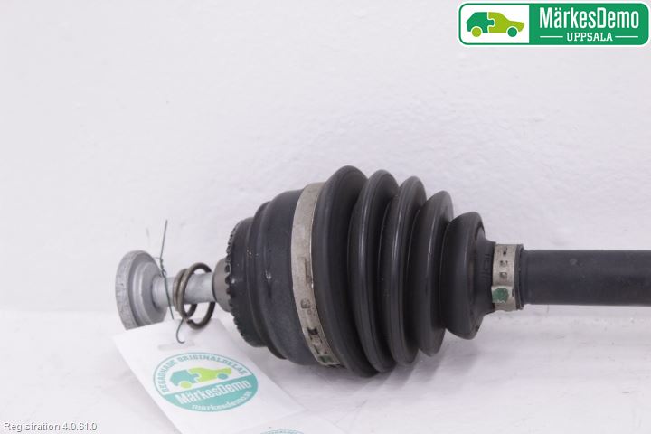BMW X4 F26 14-18 Drivaksel Foran Kompl Venstre
