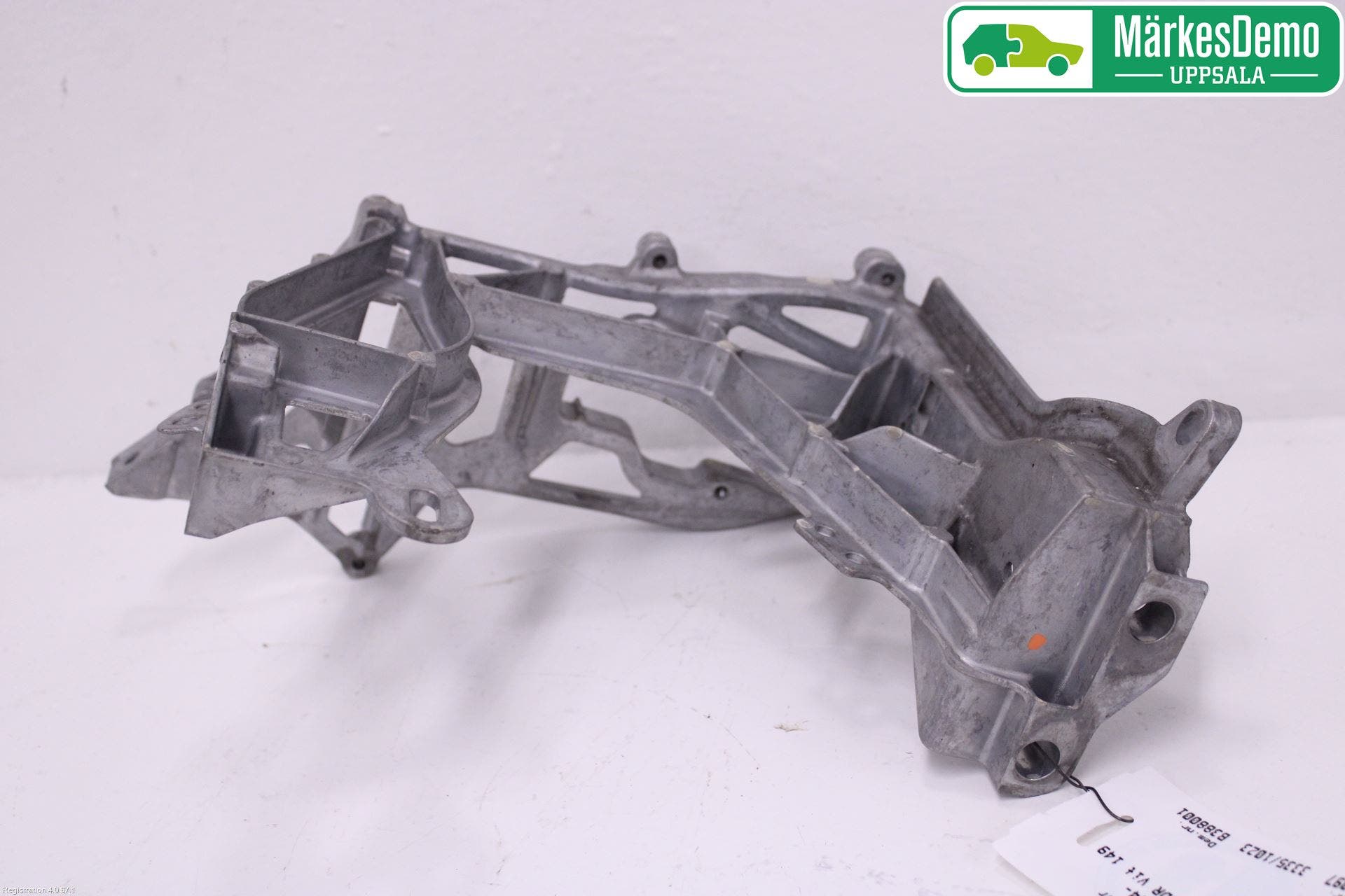 Mercedes-Benz MB C-KLASS (W205) 14-21 Frontlykt Ramme V Lyktering